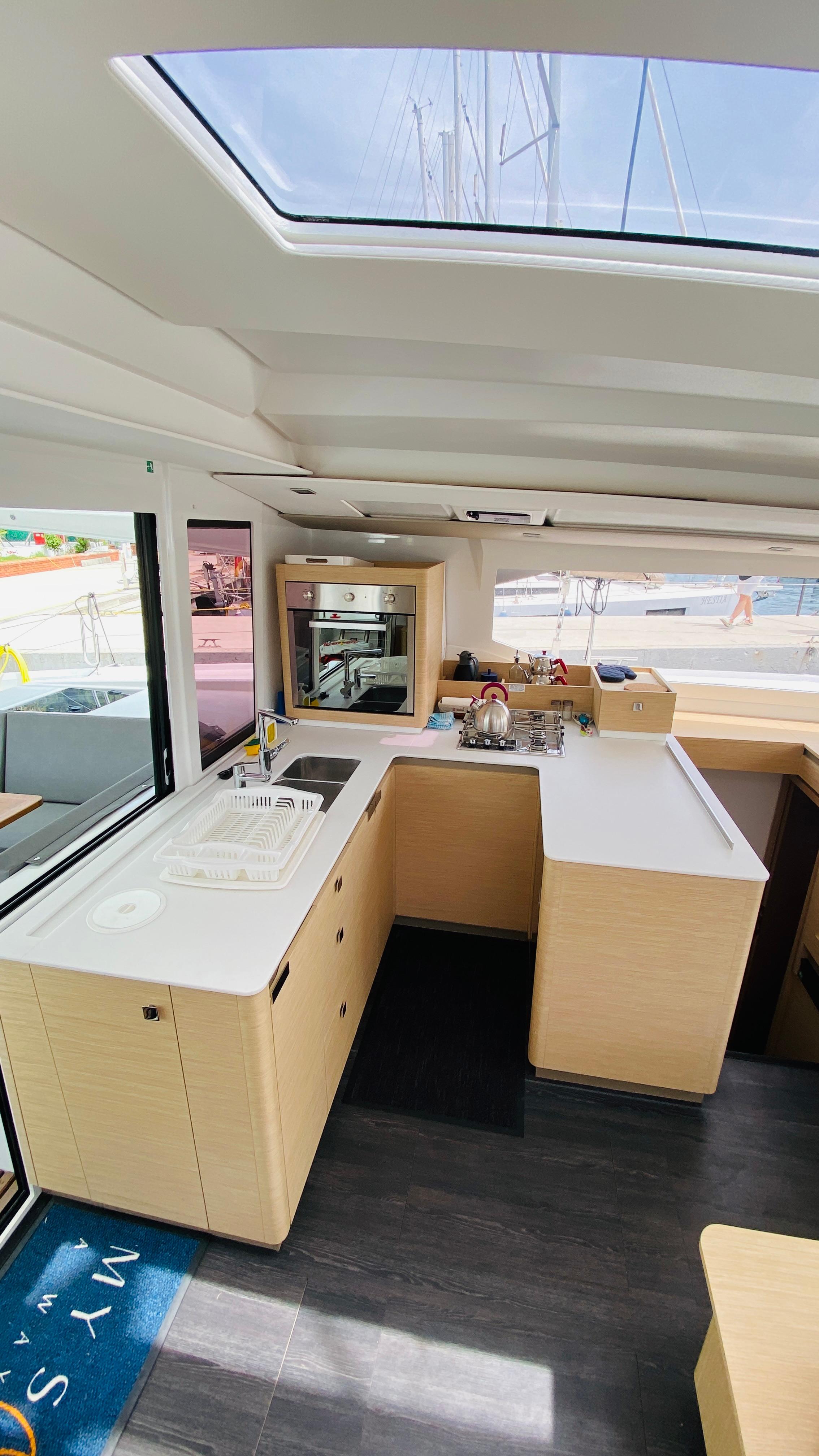 Fountaine Pajot Astrea 42 - 4 + 1 cab., picture 7
