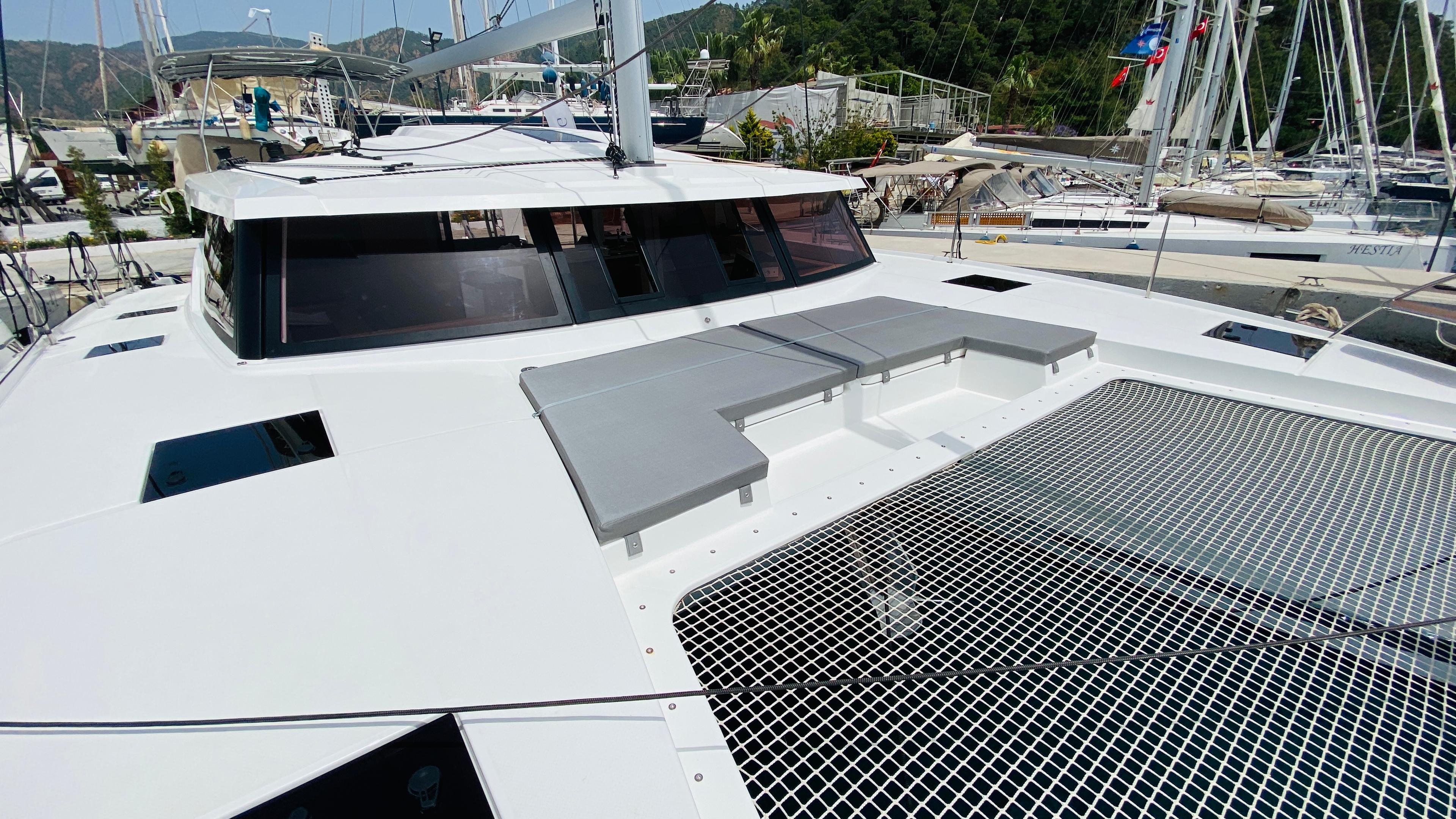 Fountaine Pajot Astrea 42 - 4 + 1 cab., picture 3