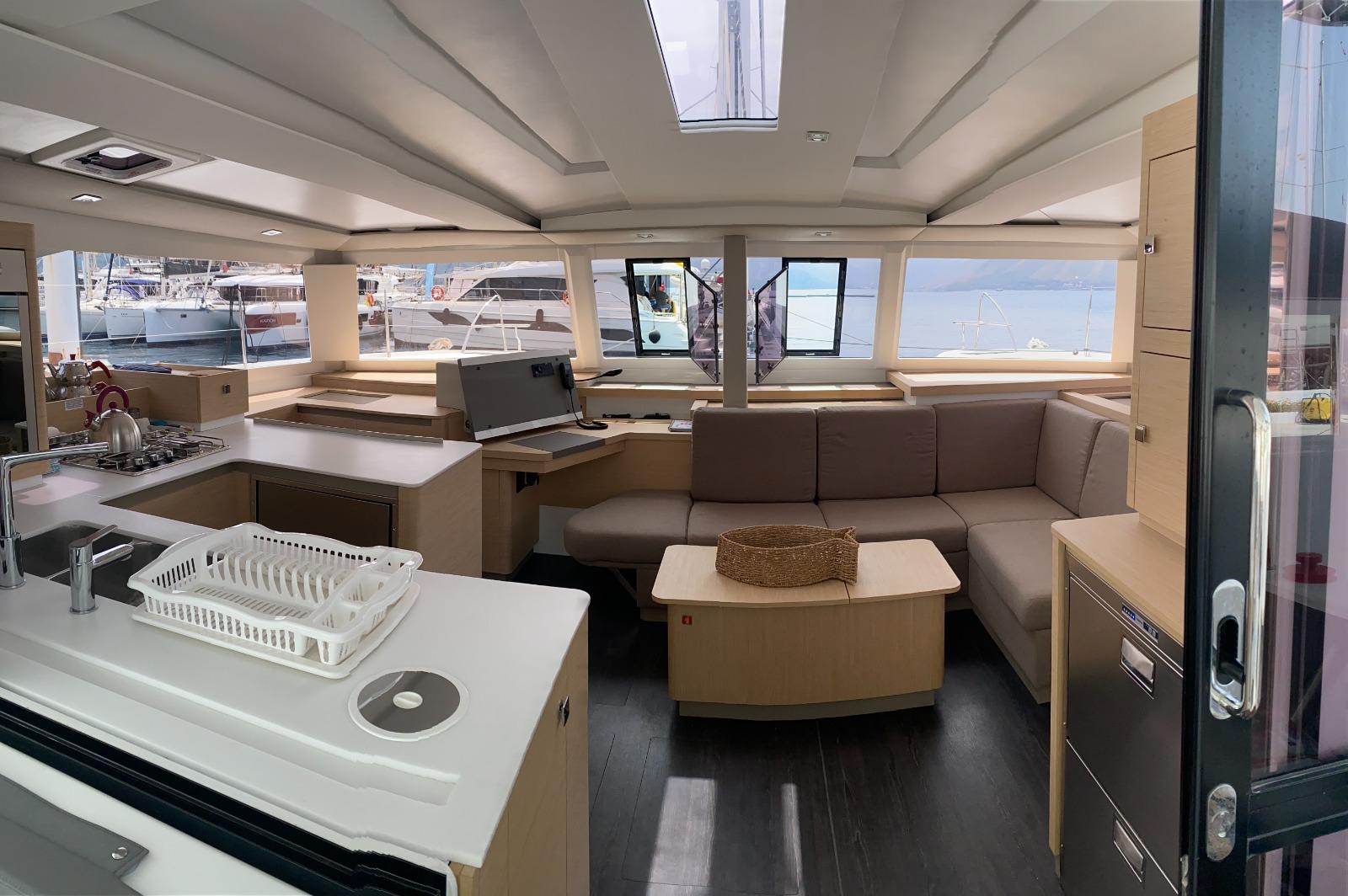 Fountaine Pajot Astrea 42 - 4 + 1 cab., picture 14