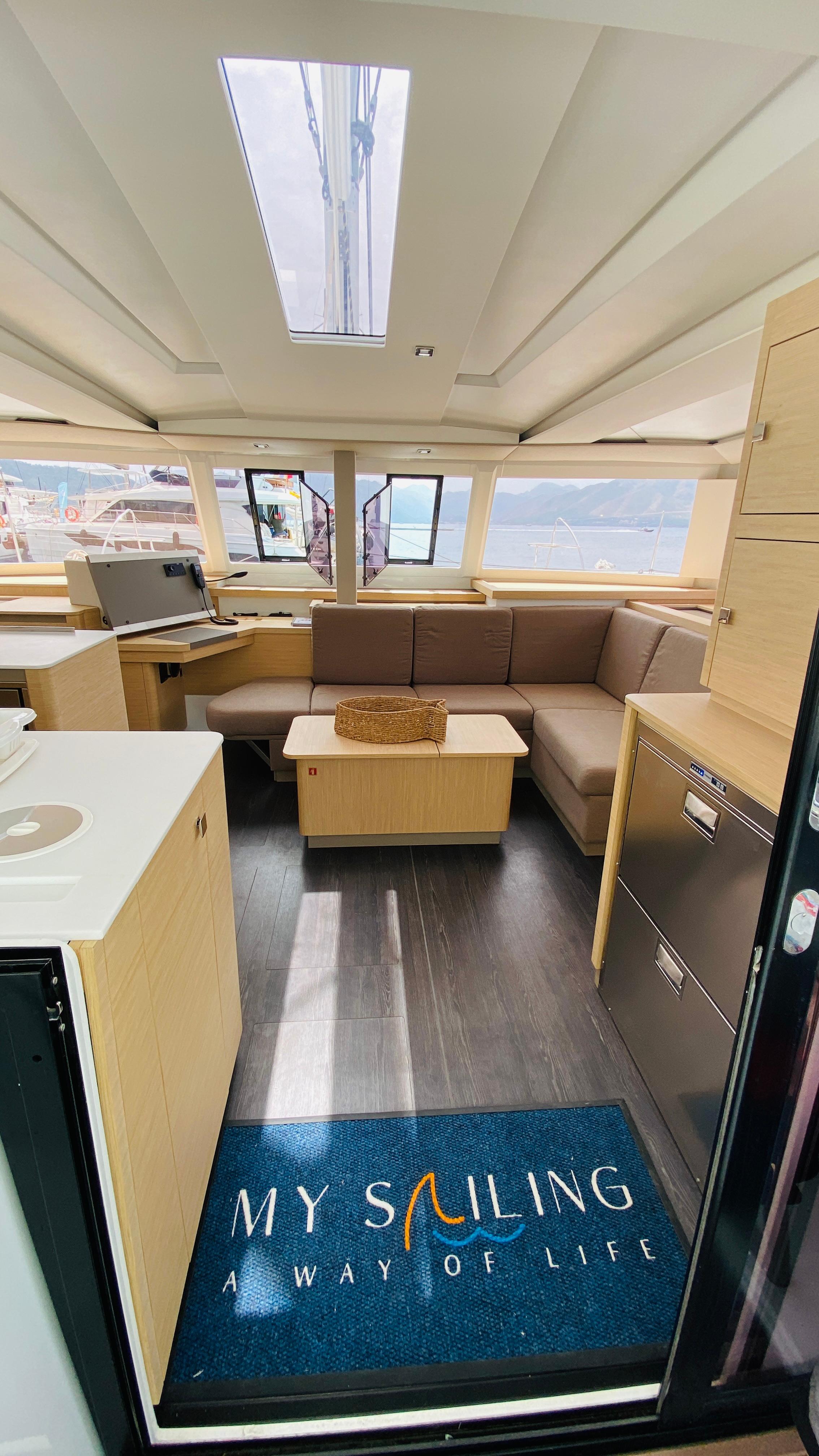 Fountaine Pajot Astrea 42 - 4 + 1 cab., picture 10