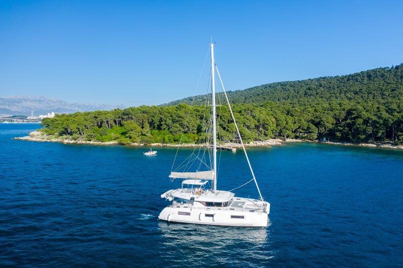 Lagoon 46 - 4 + 1 cab., picture 1