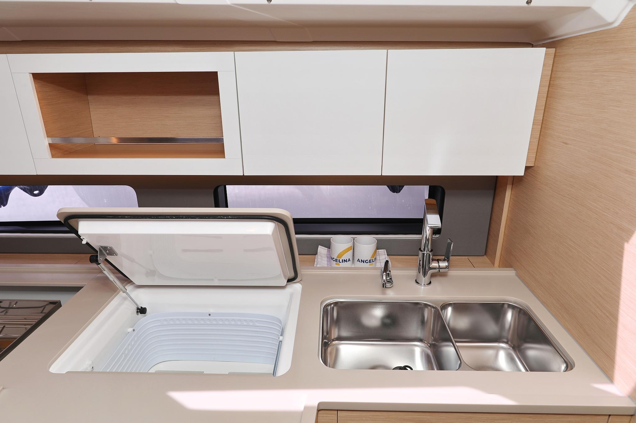 Dufour 41 - 3 cab., picture 42