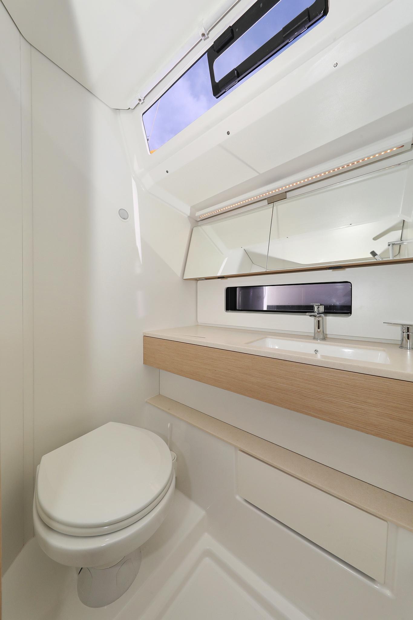 Dufour 41 - 3 cab., picture 40