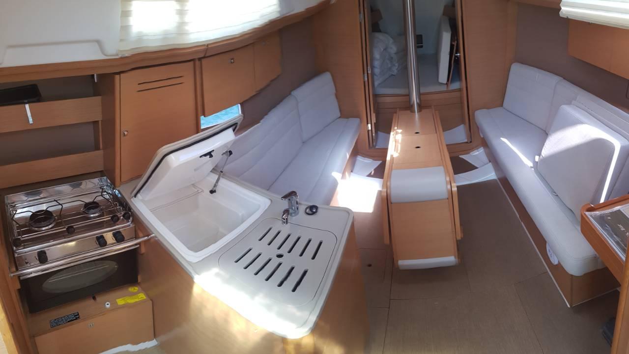 Dufour 310 GL, picture 5