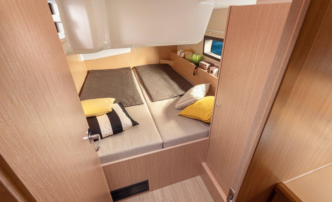 Bavaria C38, picture 6