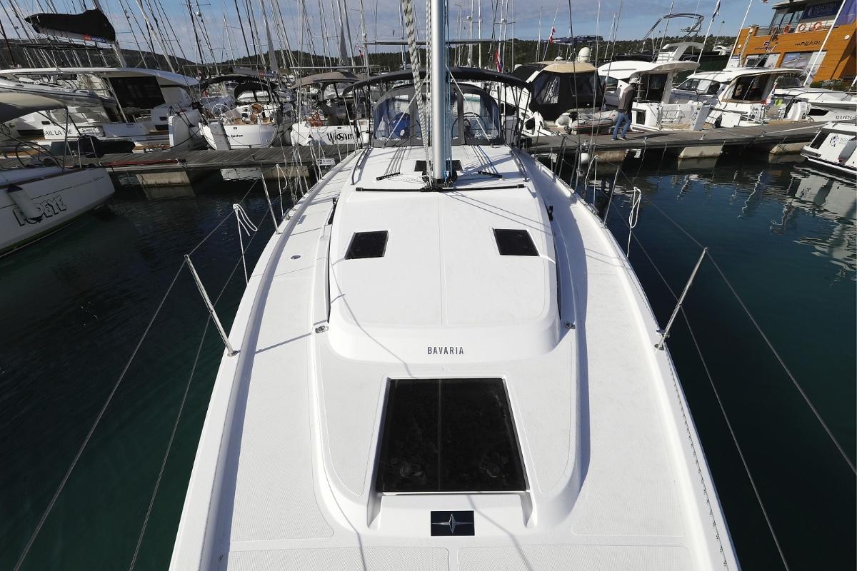 Bavaria C42, picture 5