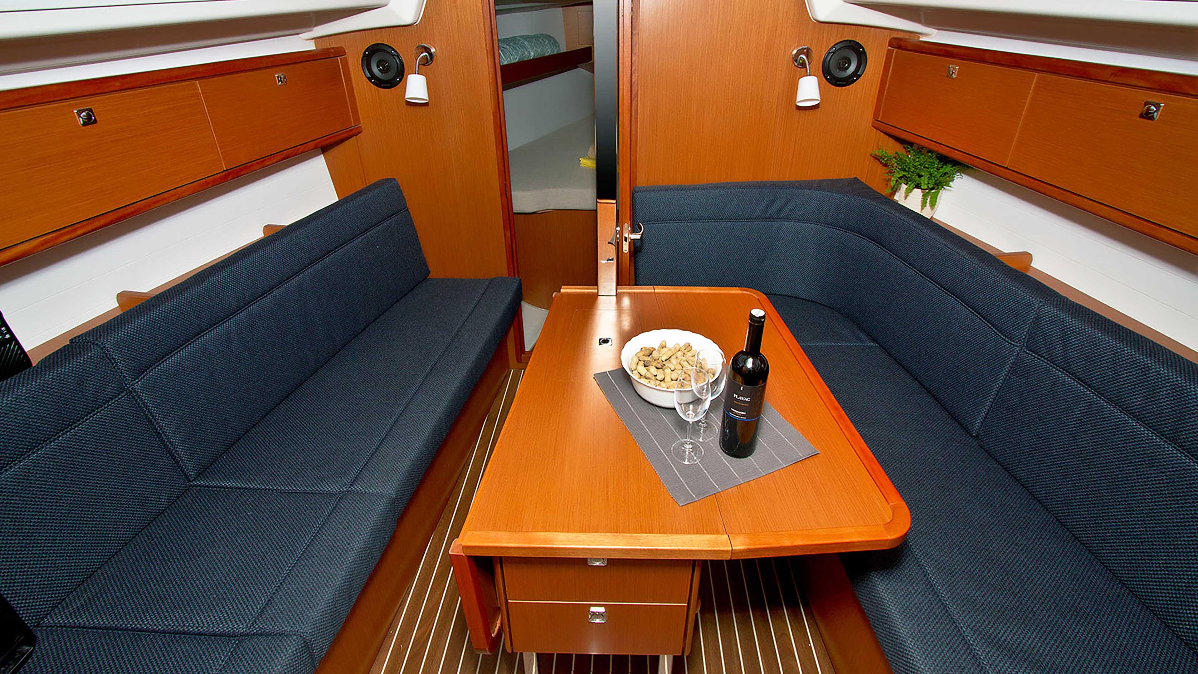 Bavaria Cruiser 34, picture 13