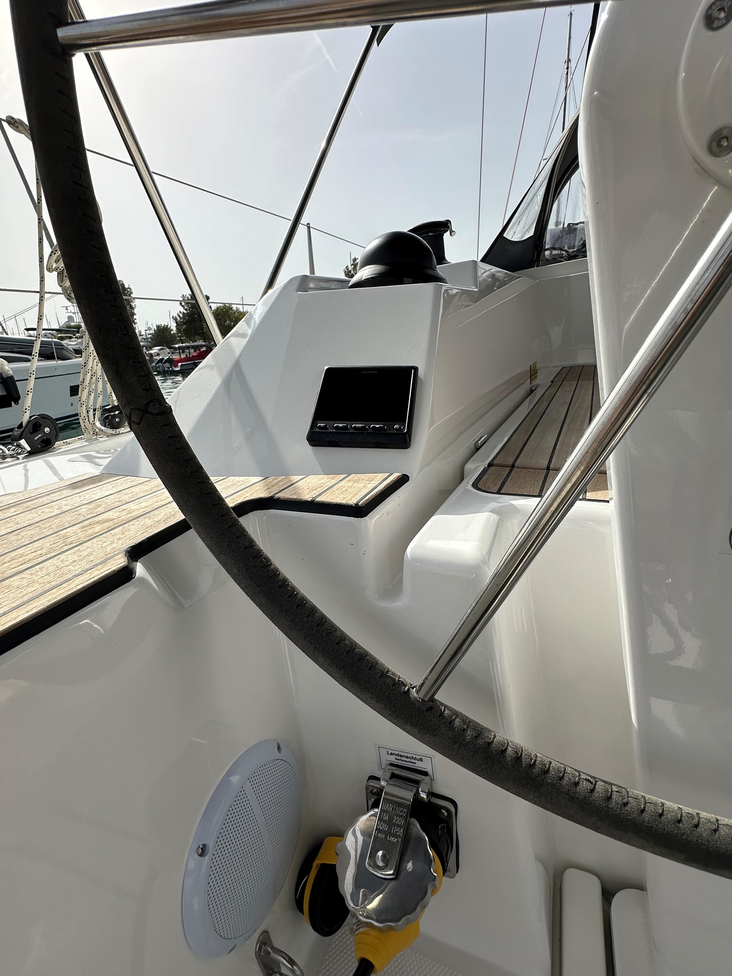 Bavaria C38, picture 19