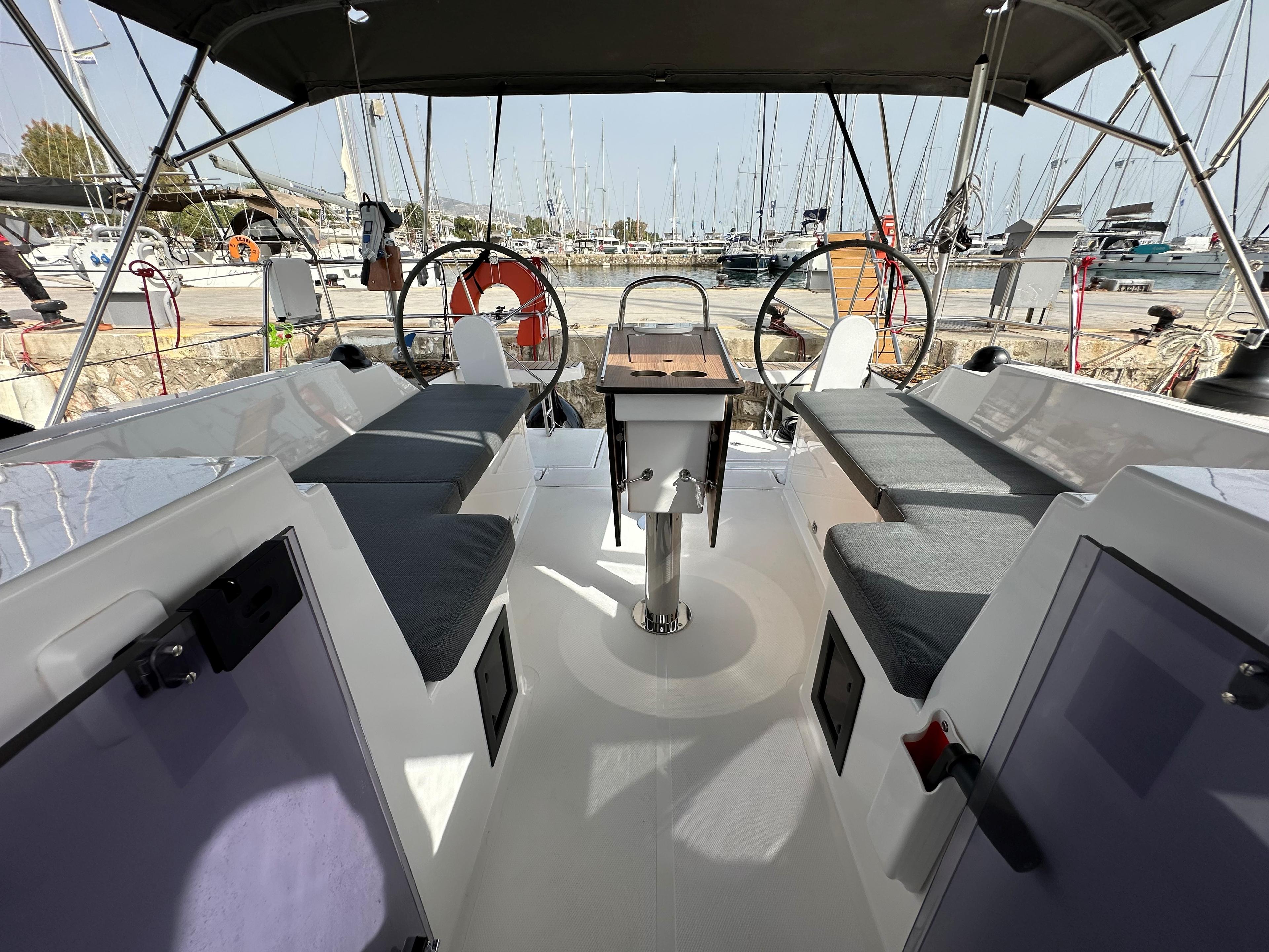 Bavaria C38, picture 14