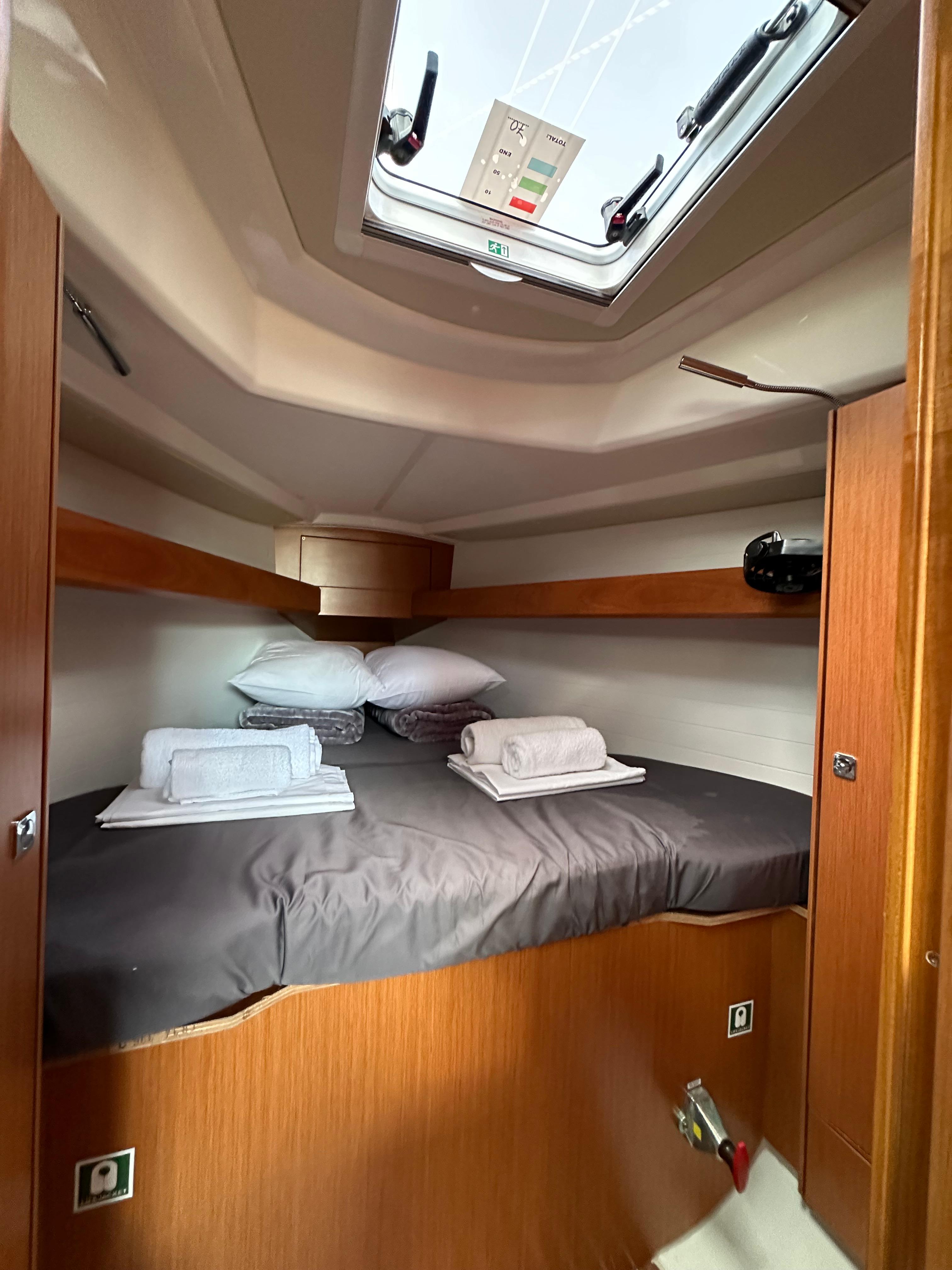 Bavaria Cruiser 34, picture 13