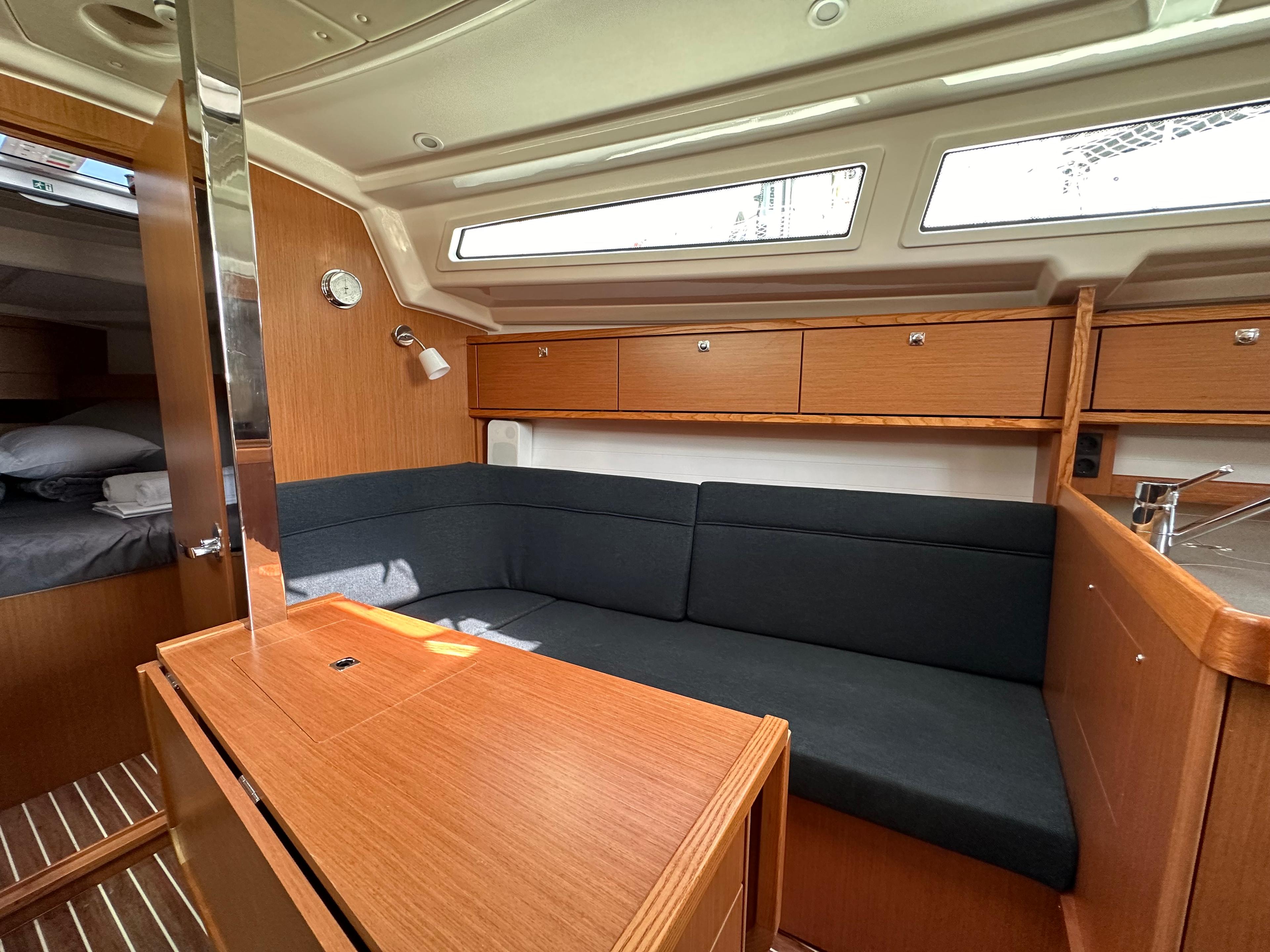Bavaria Cruiser 34, picture 11