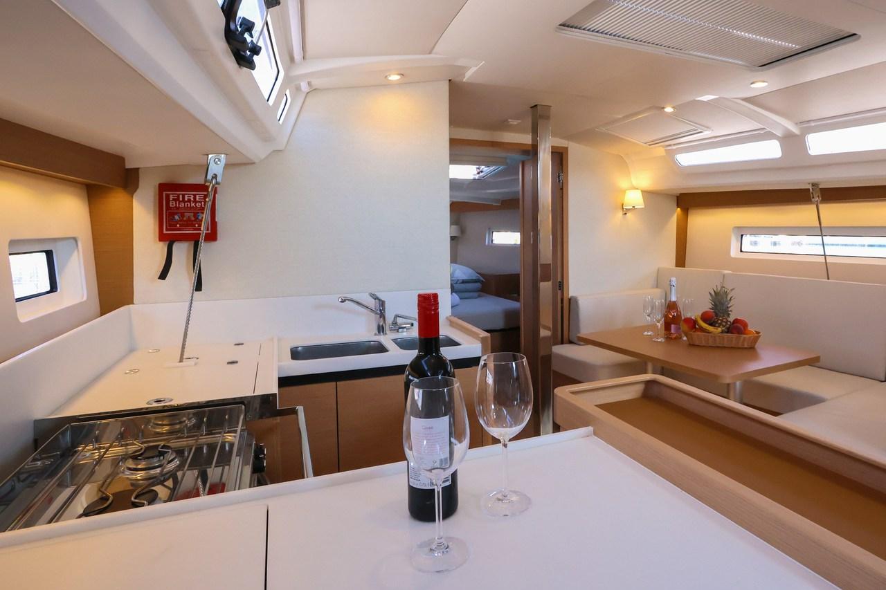 Sun Odyssey 440 - 3 cab., picture 14