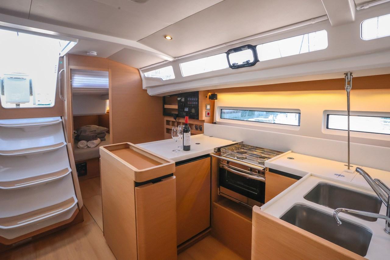 Sun Odyssey 440 - 3 cab., picture 17