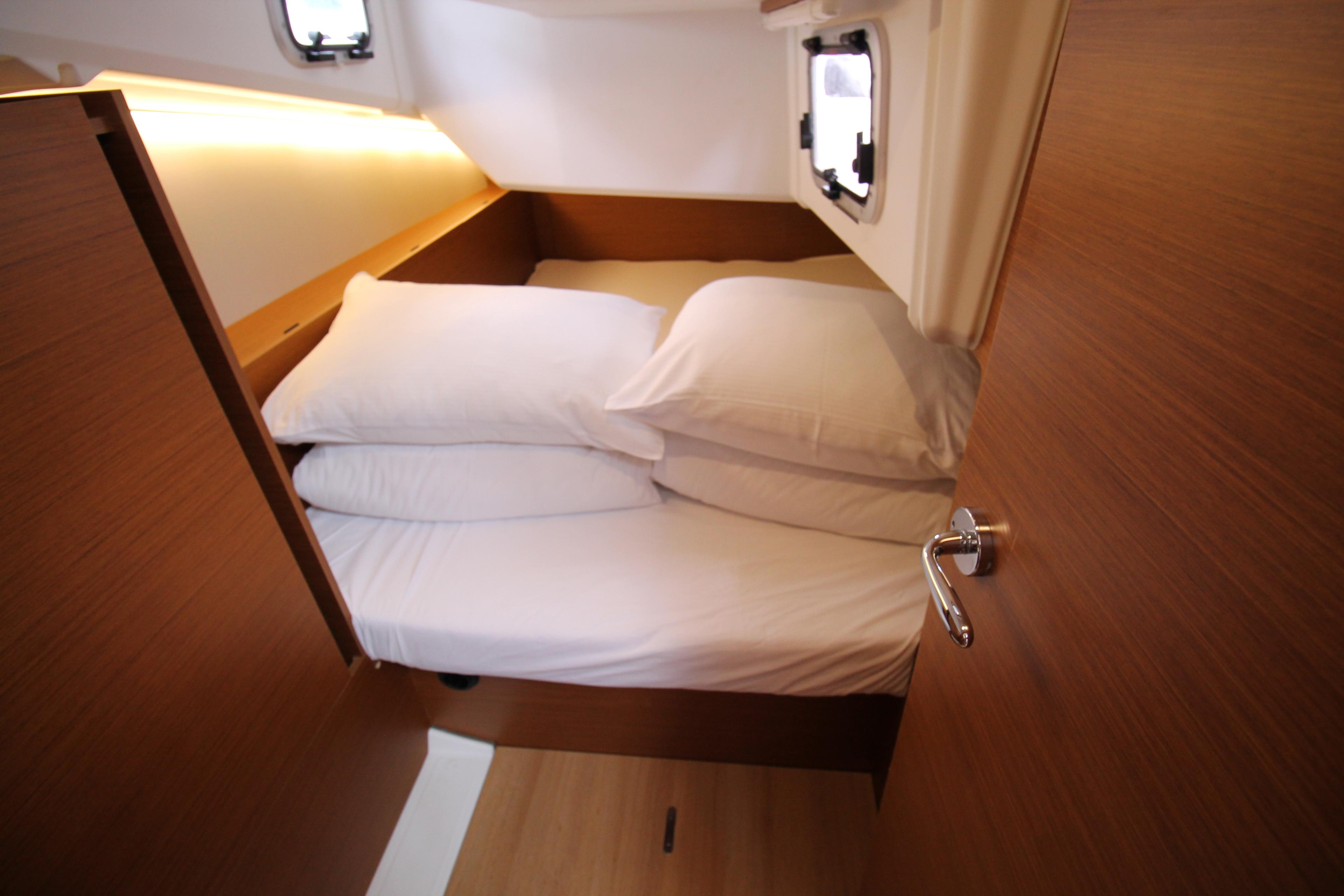 Sun Odyssey 380 - 3 cab., picture 12