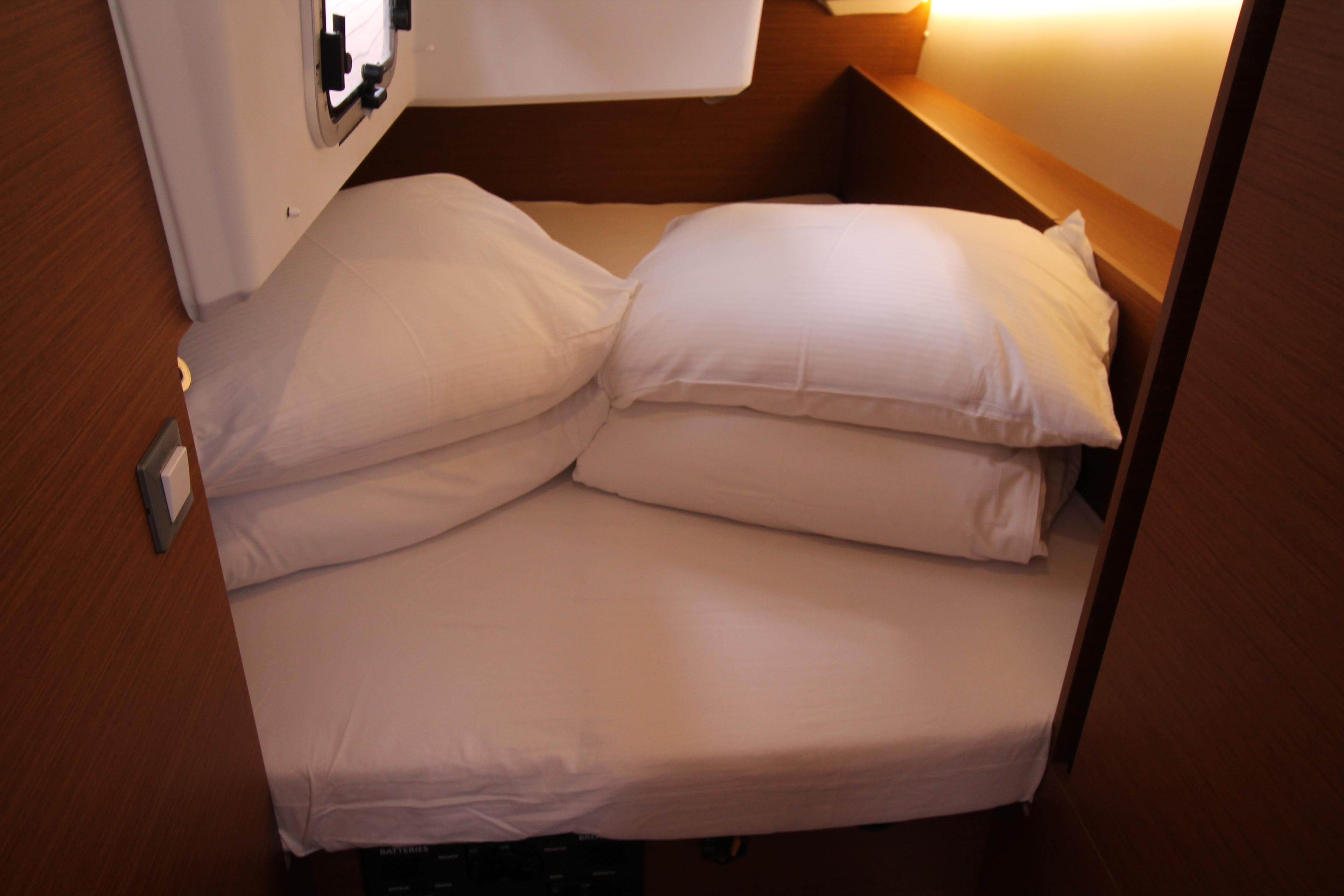 Sun Odyssey 380 - 3 cab., picture 11