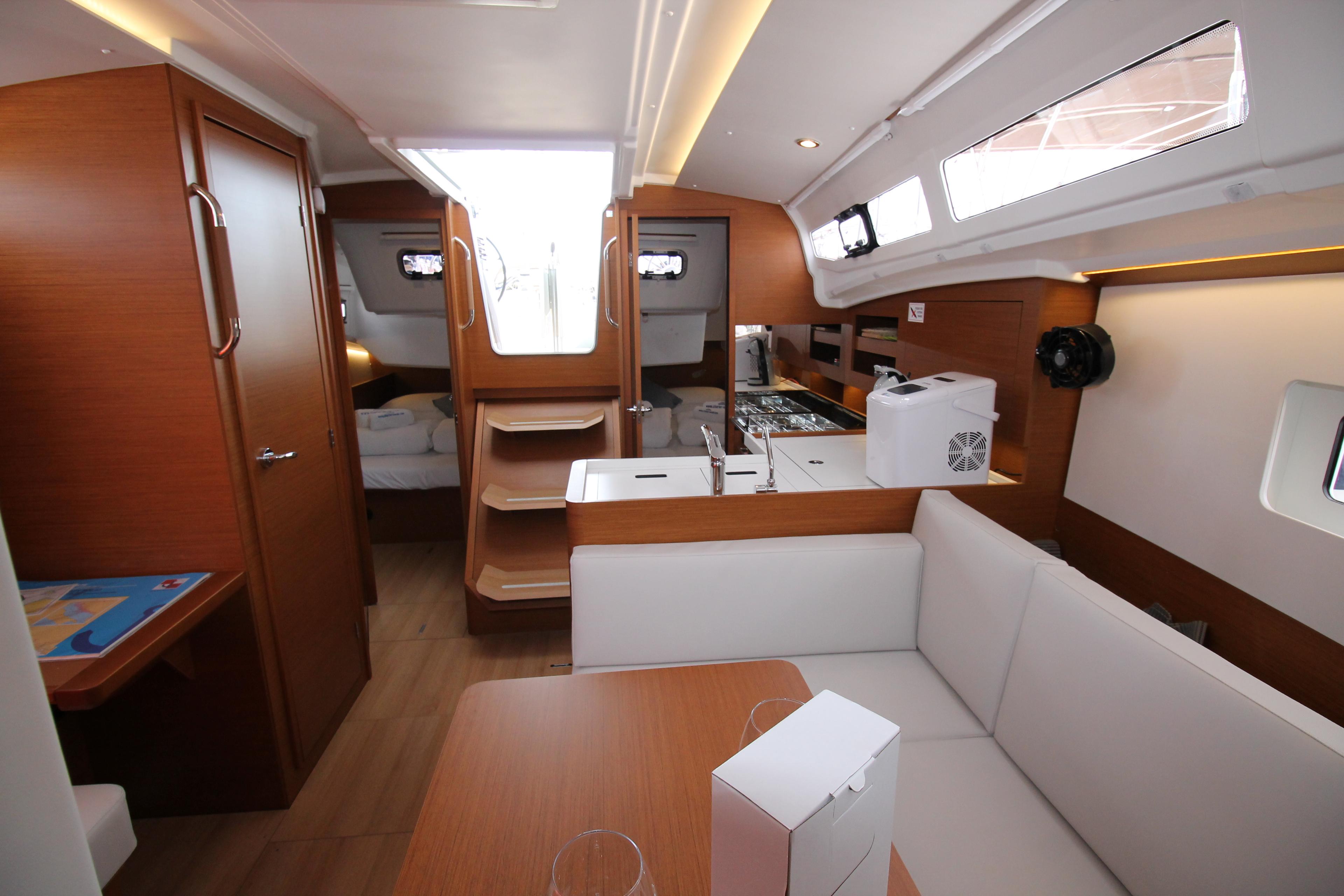 Sun Odyssey 380 - 3 cab., picture 11