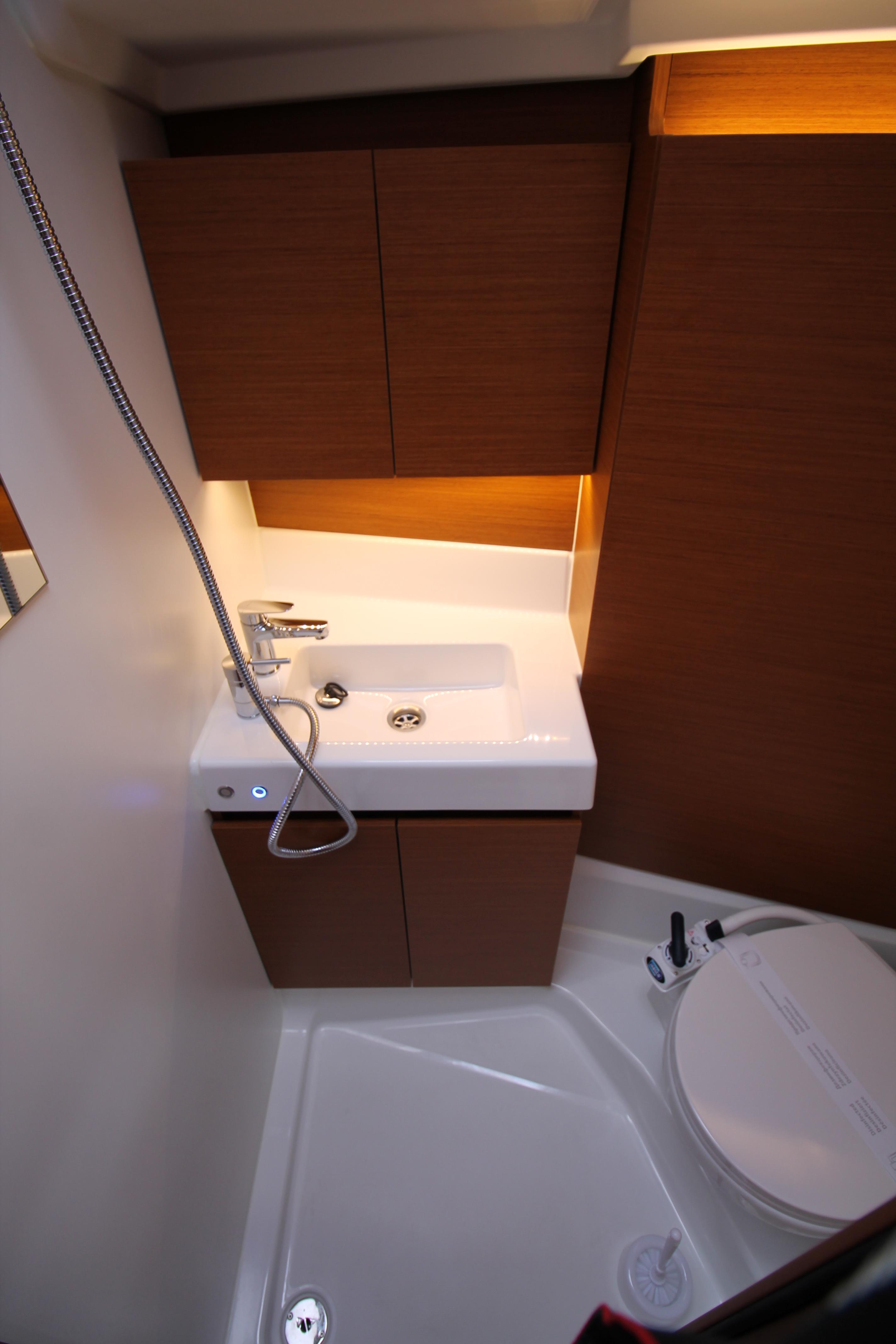 Sun Odyssey 380 - 3 cab., picture 21