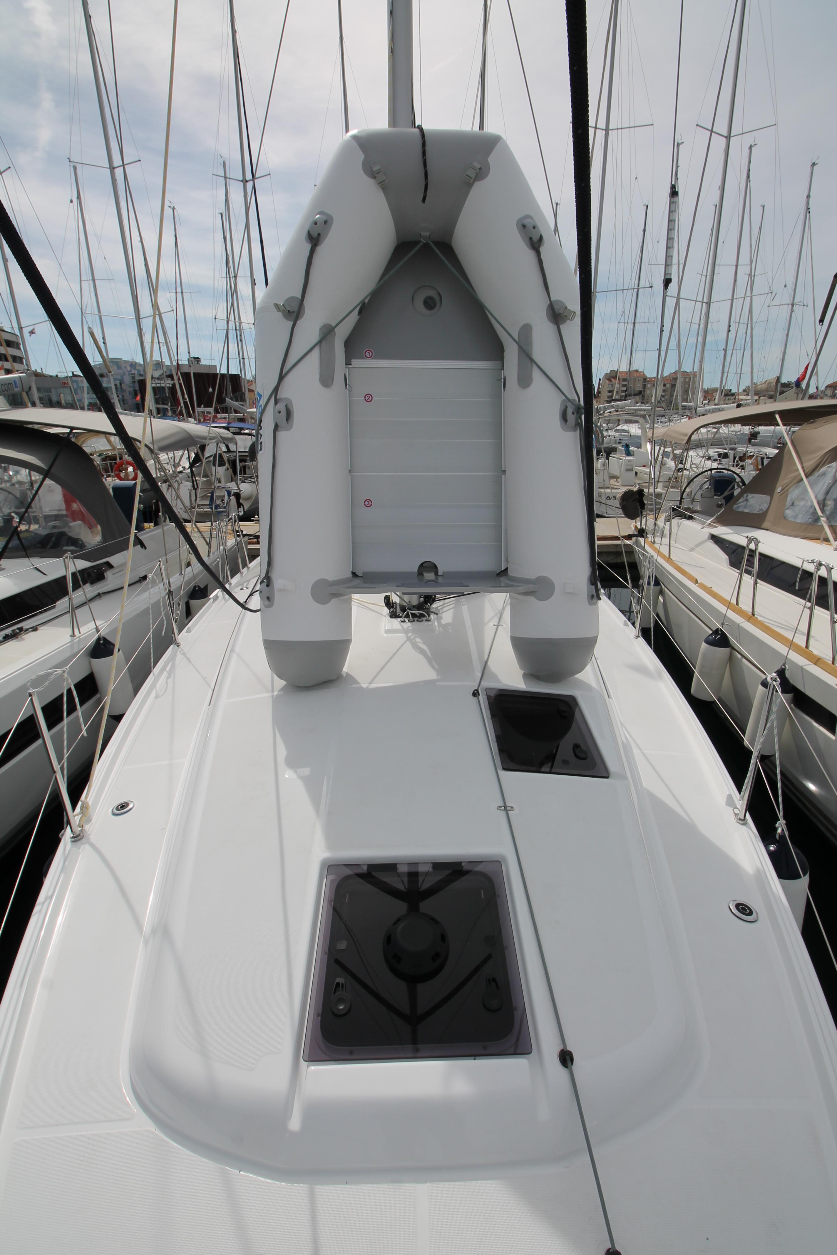 Sun Odyssey 380 - 3 cab., picture 6