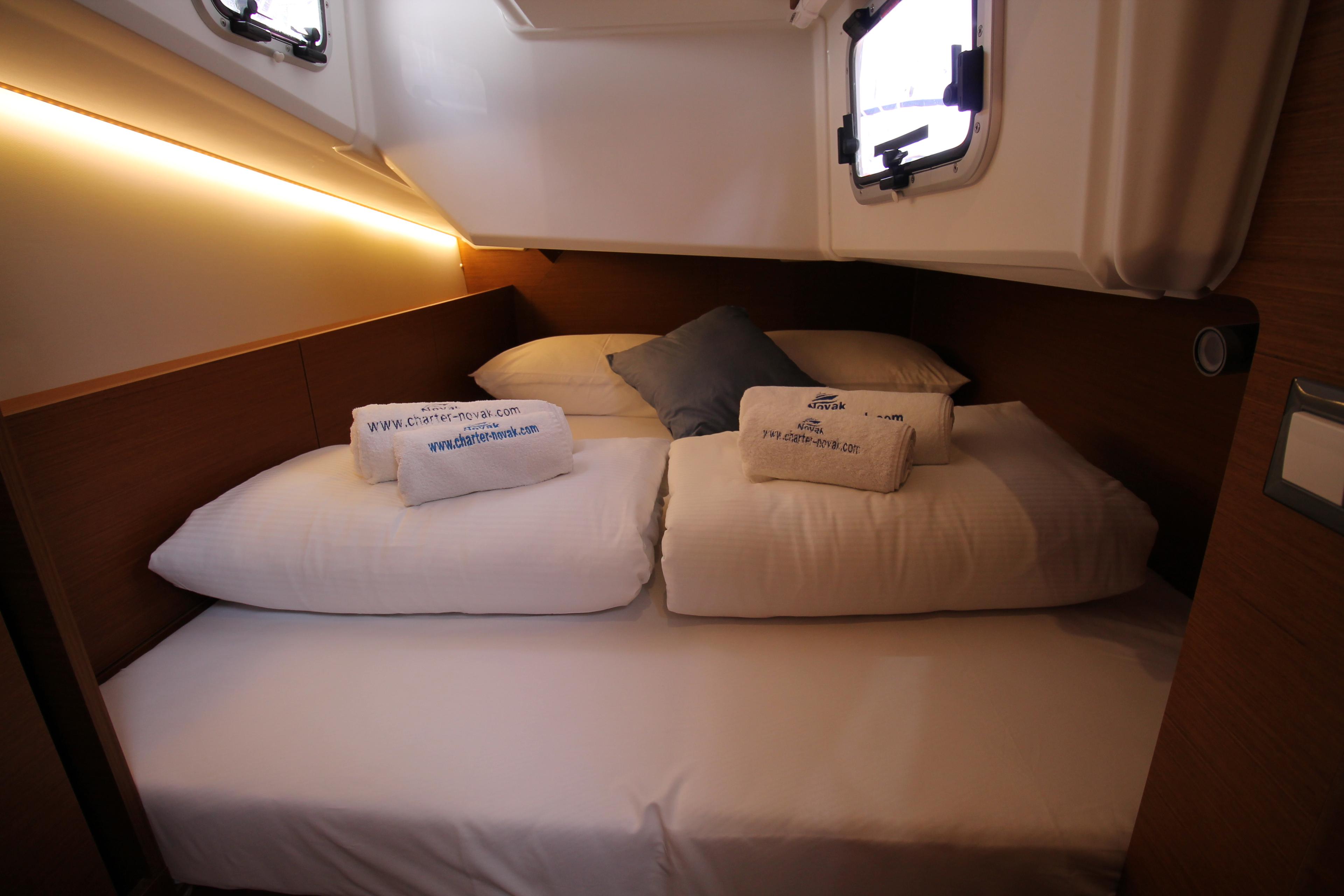 Sun Odyssey 380 - 3 cab., picture 18