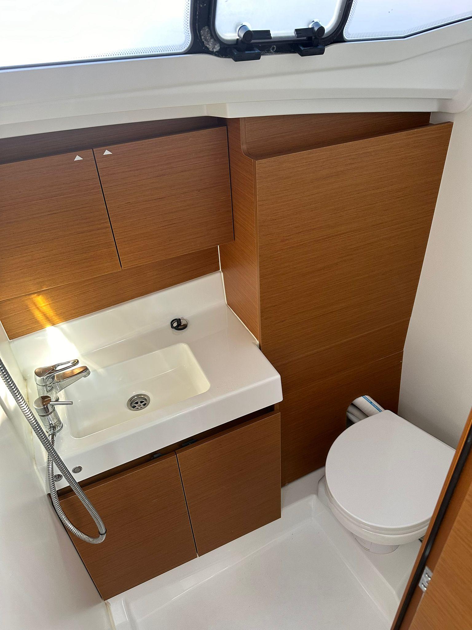 Sun Odyssey 380 - 3 cab., picture 11