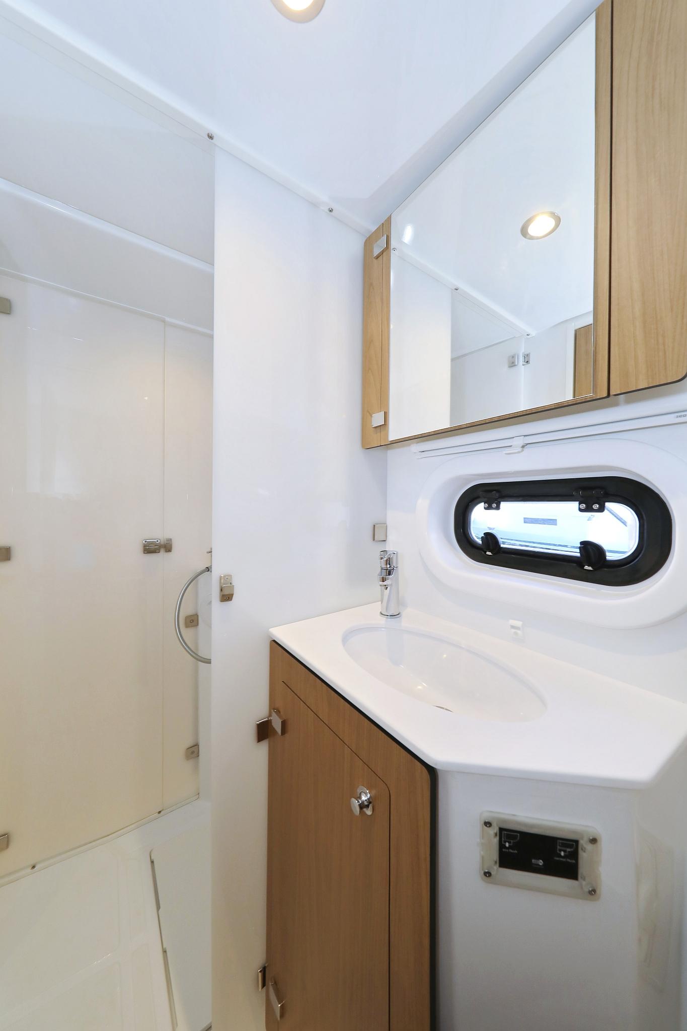 Bali 4.2 - 4 + 1 cab., picture 35