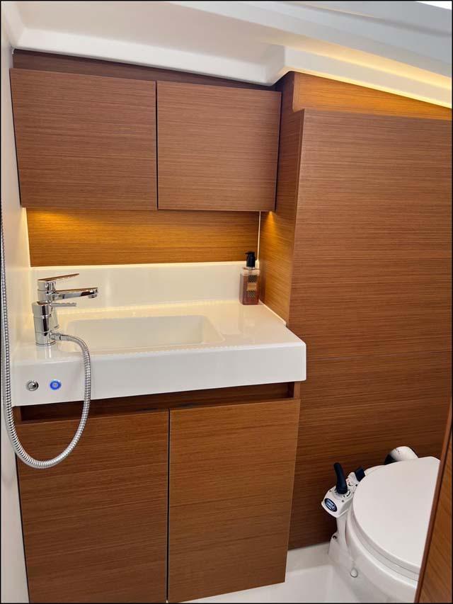 Sun Odyssey 380 - 3 cab., picture 8