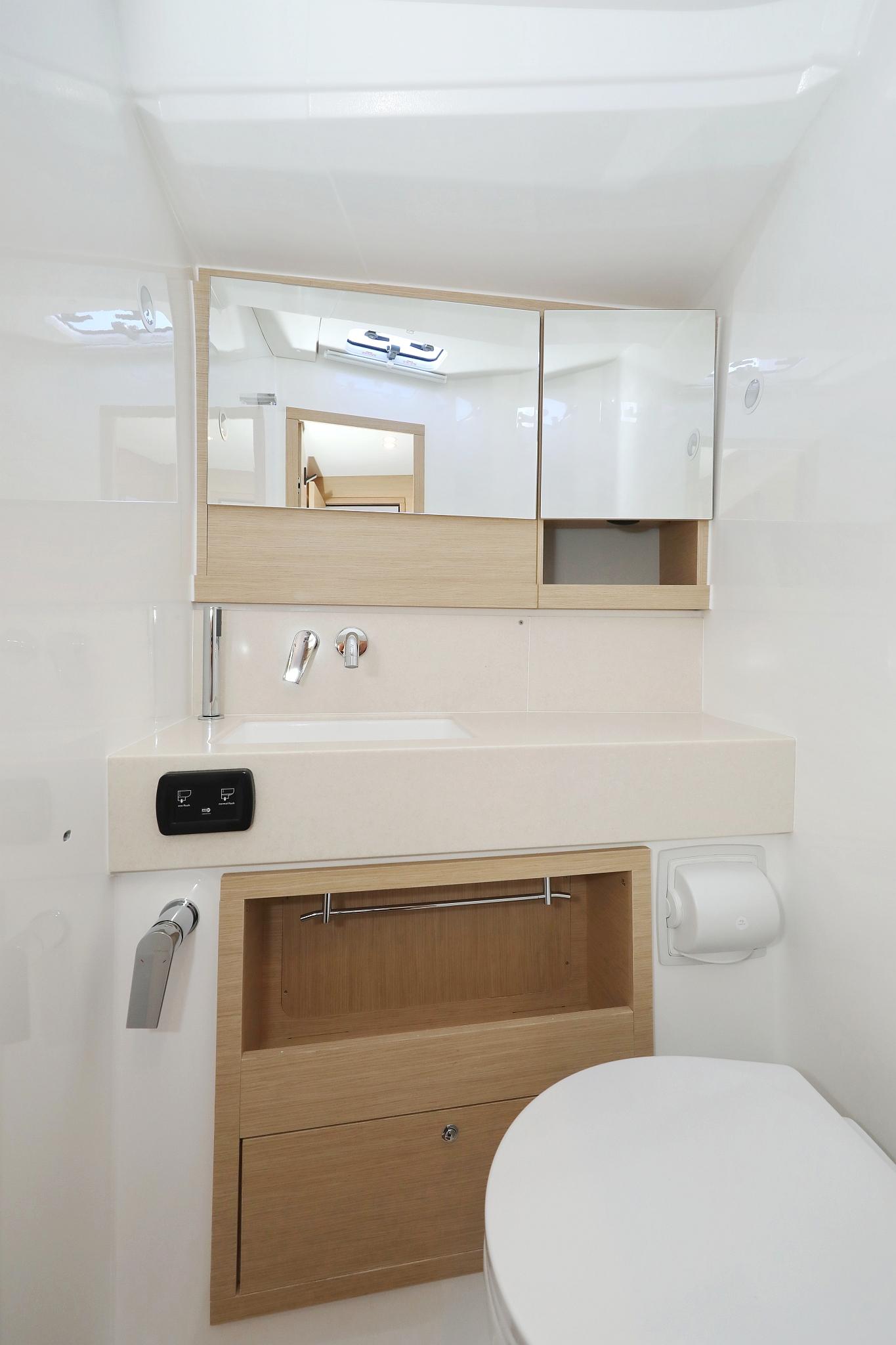 Dufour 530 - 6 cab., picture 35