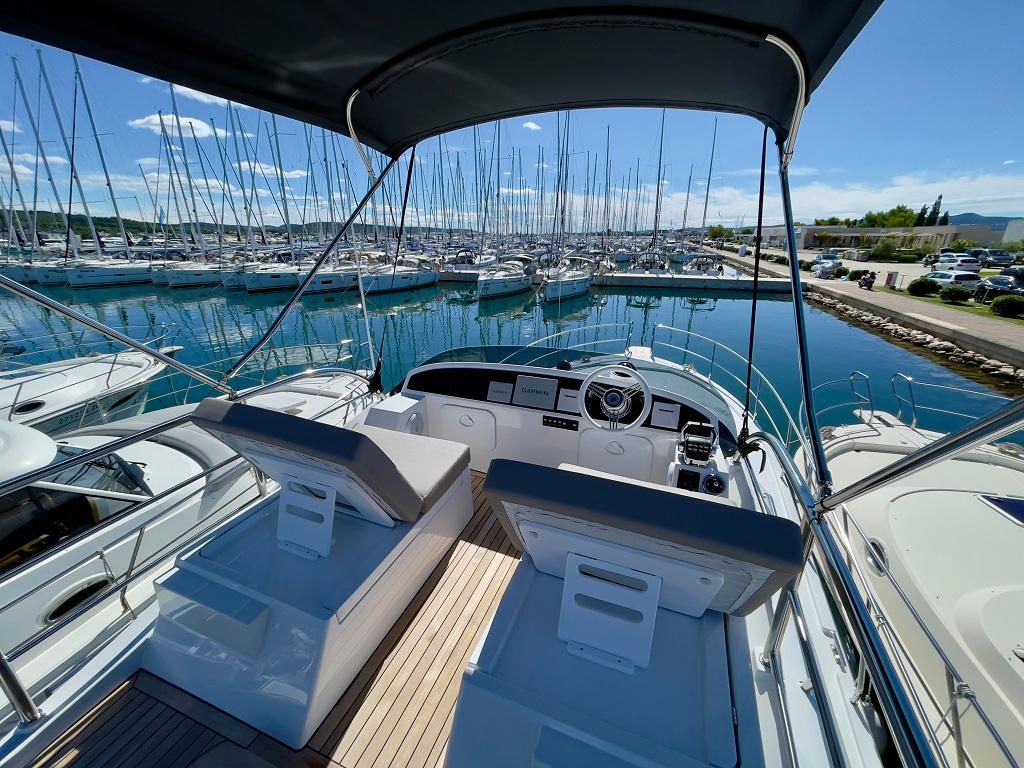 Adriana 44 FLY, picture 6