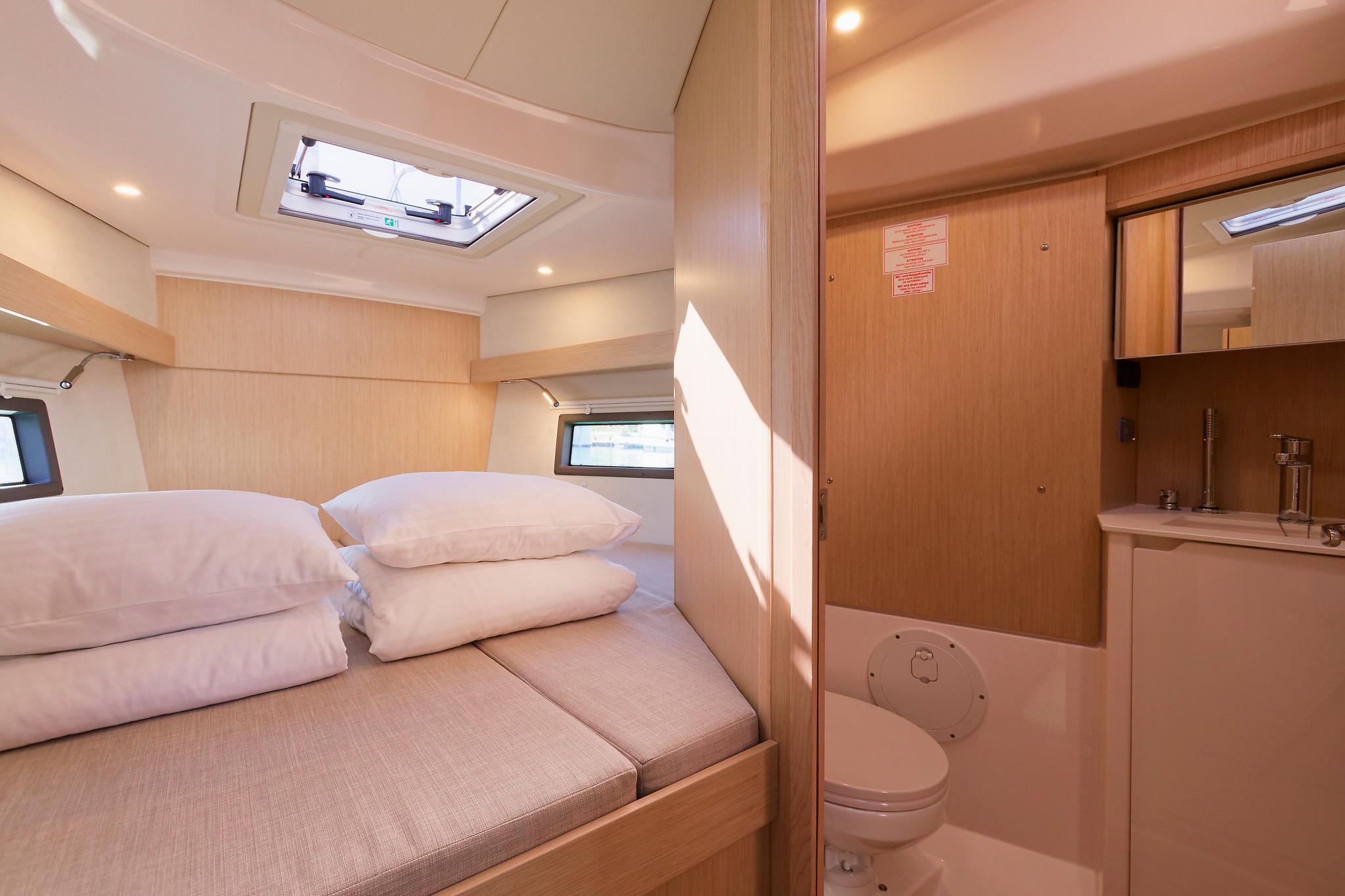 Bavaria C38, picture 19