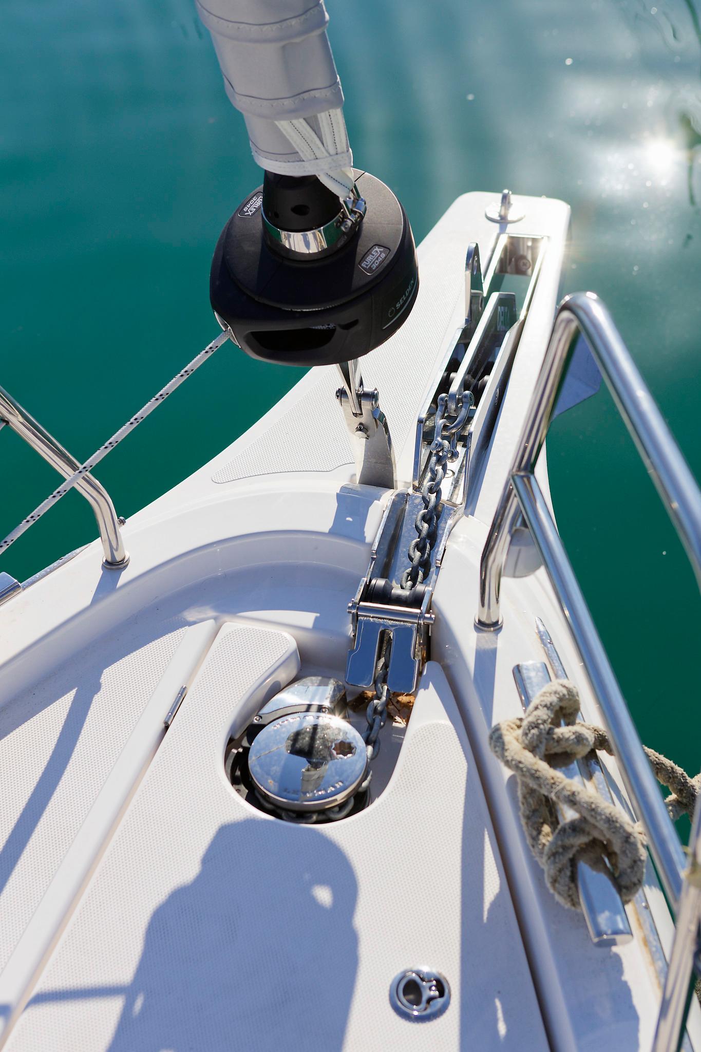 Bavaria C38, picture 11