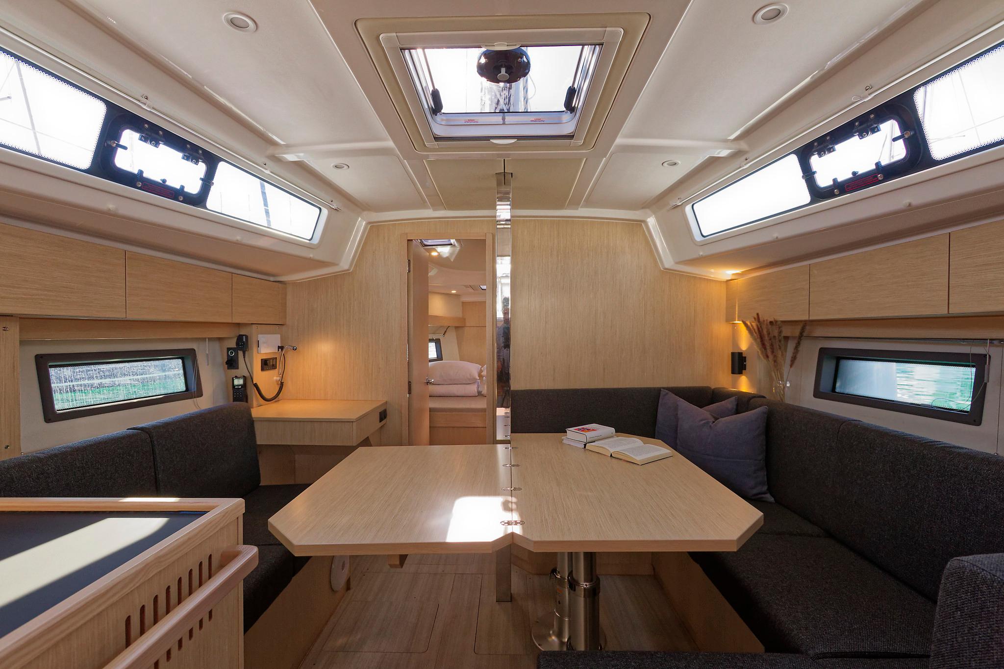 Bavaria C38, picture 15