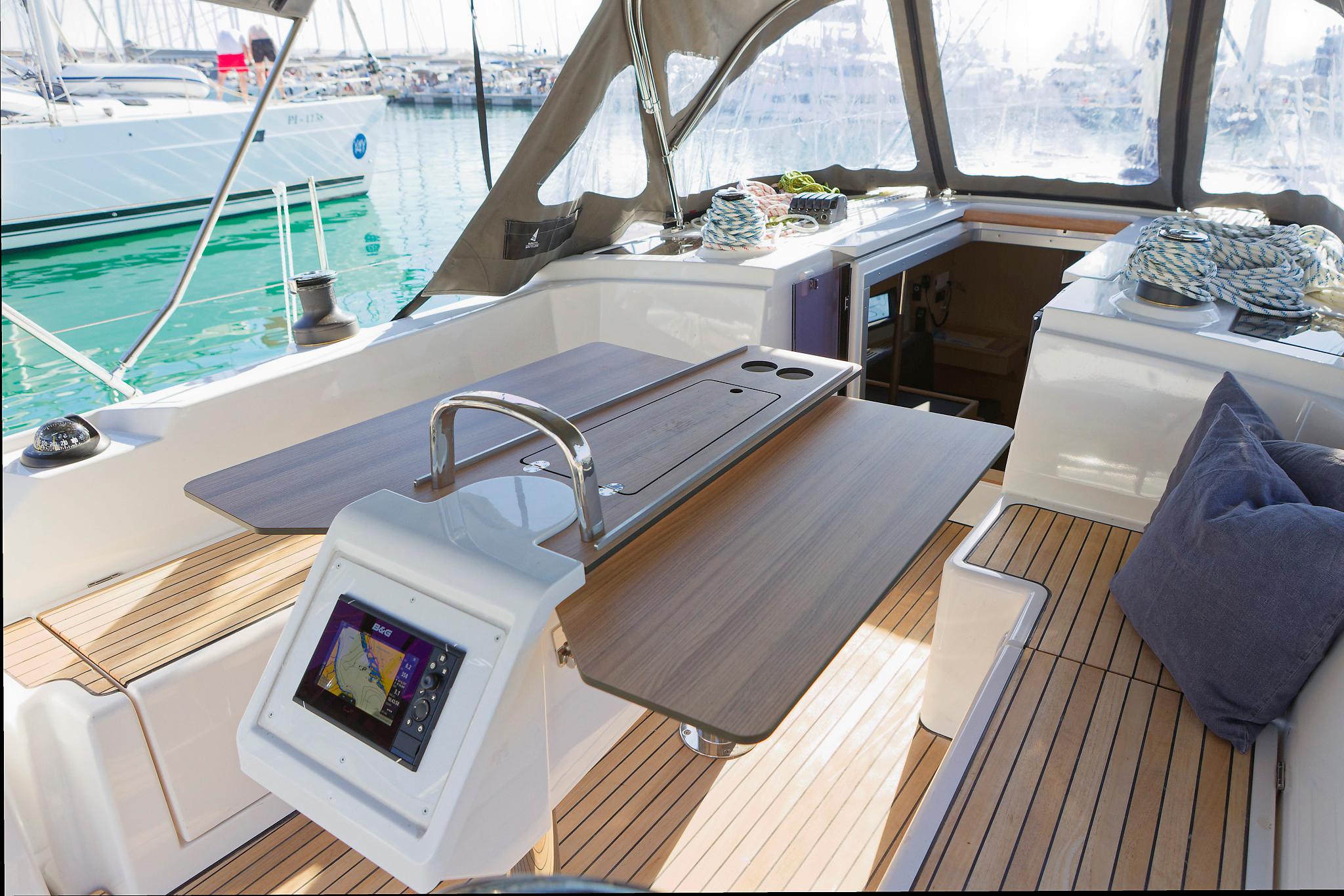 Bavaria C38, picture 7