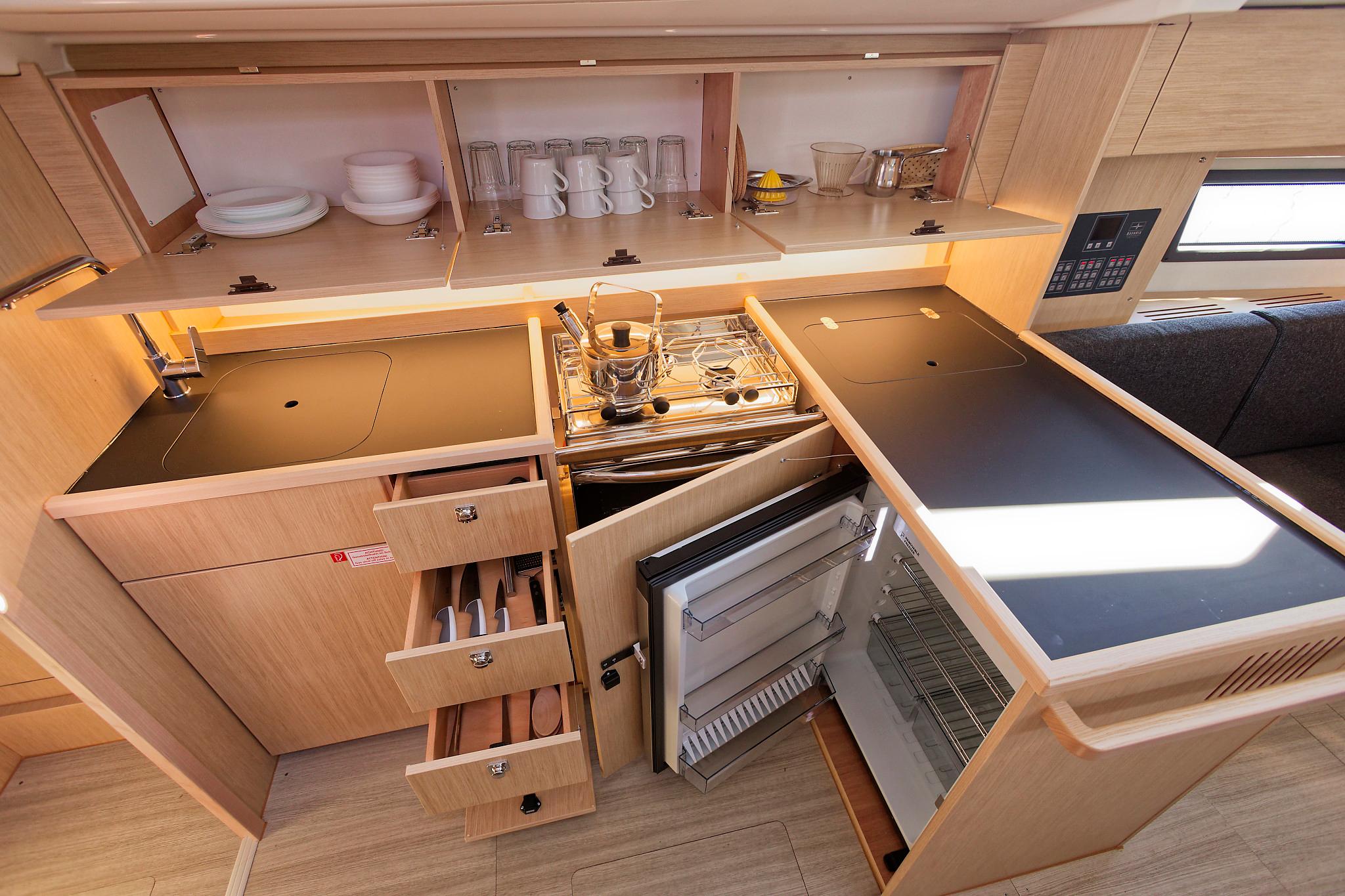 Bavaria C38, picture 17