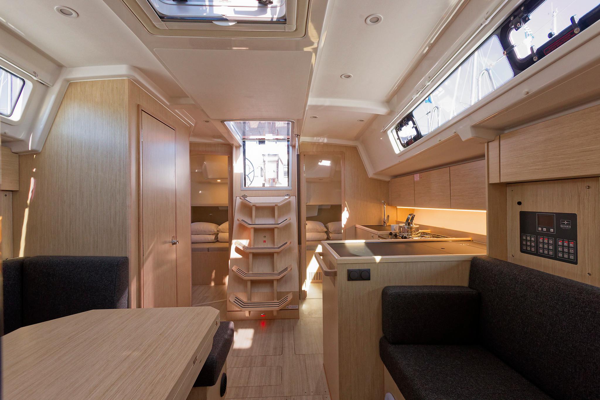 Bavaria C38, picture 18