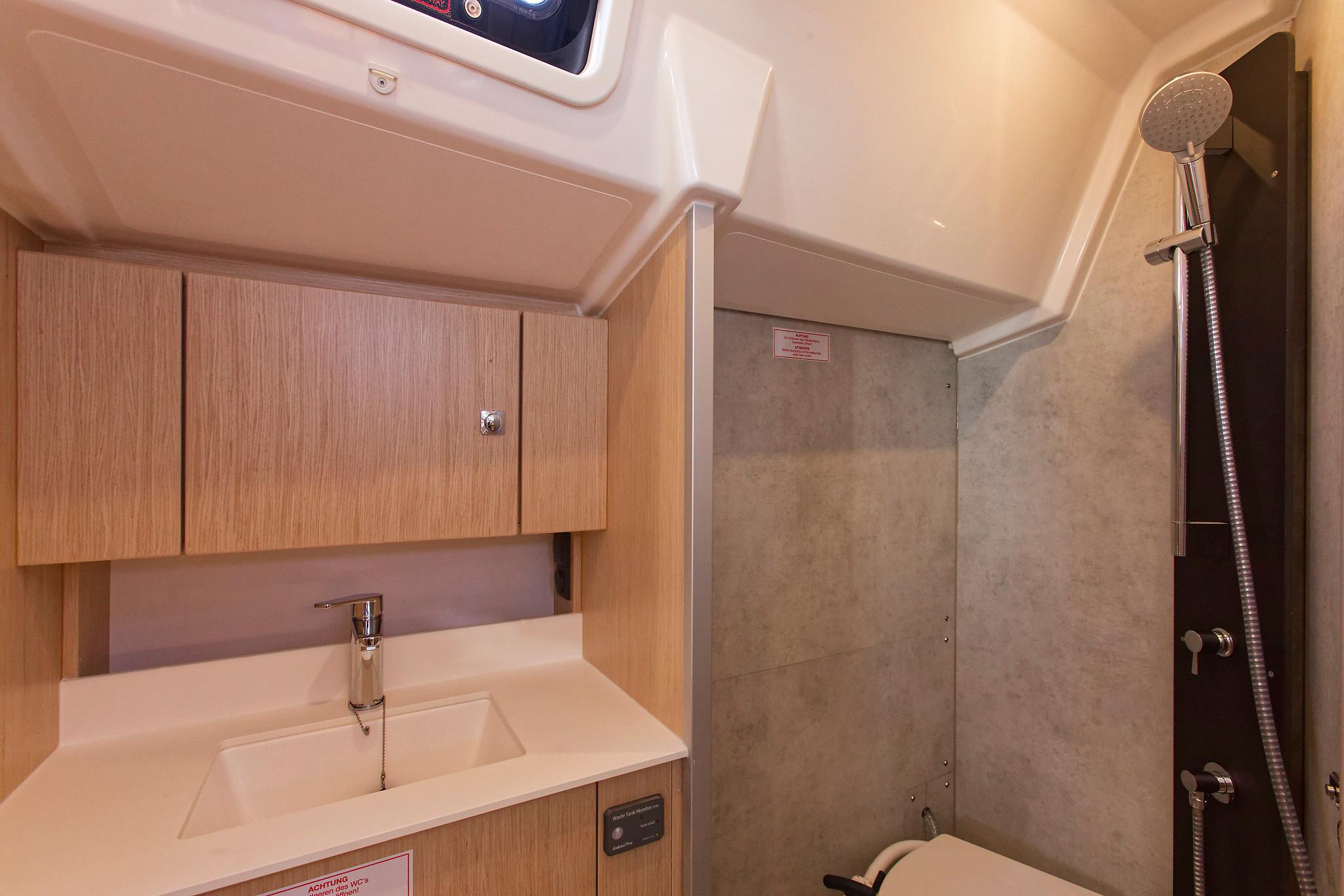 Bavaria C38, picture 21