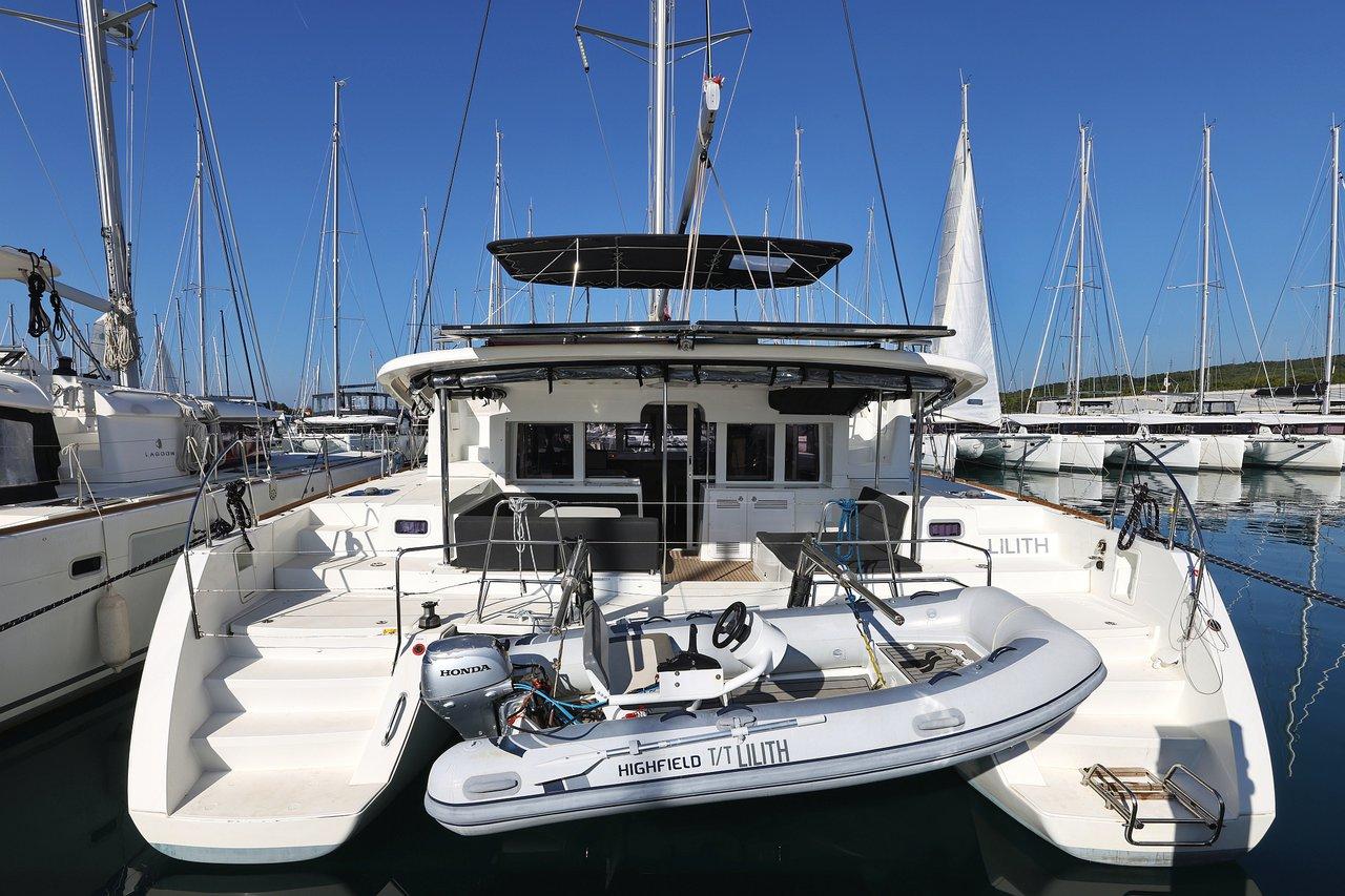 Lagoon 450 F - 4 + 2 cab., picture 3