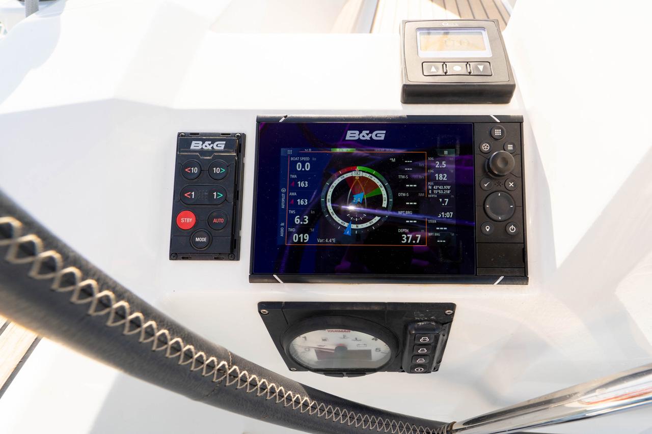 Oceanis 38 - 3 cab., picture 6