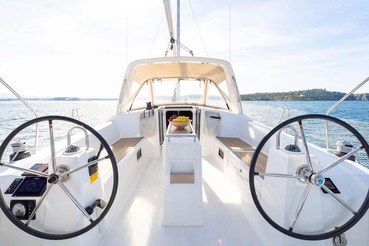 Oceanis 38 - 3 cab., picture 5