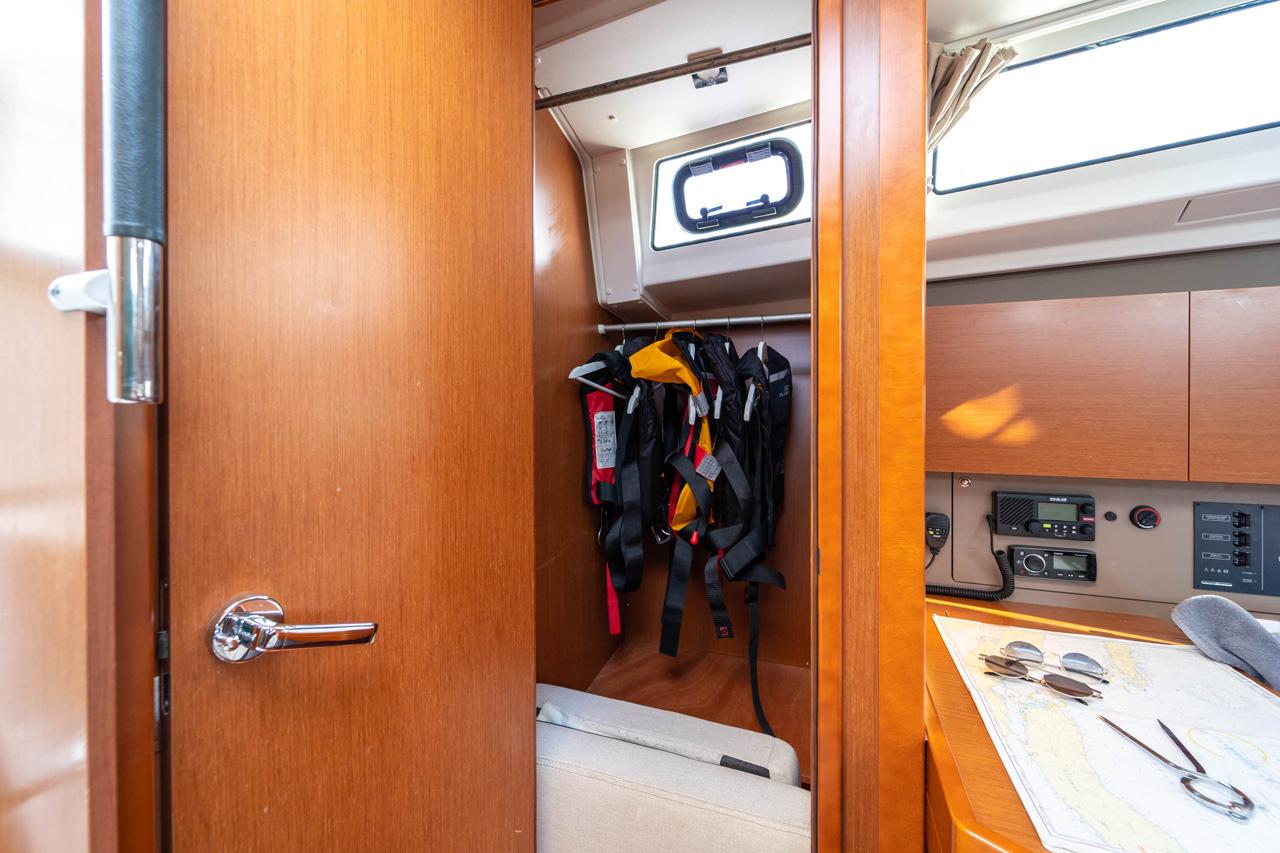 Oceanis 38 - 3 cab., picture 16