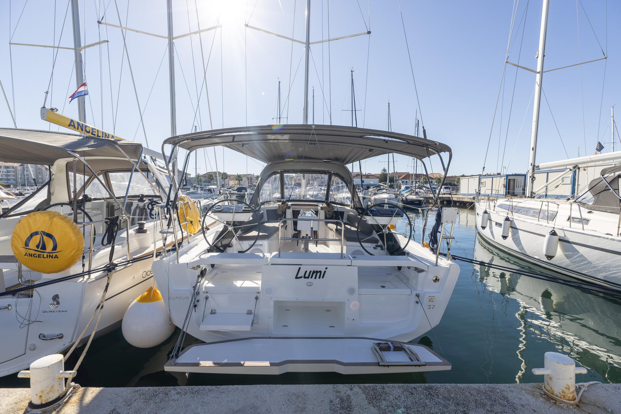 Dufour 37 - 3 cab., picture 3