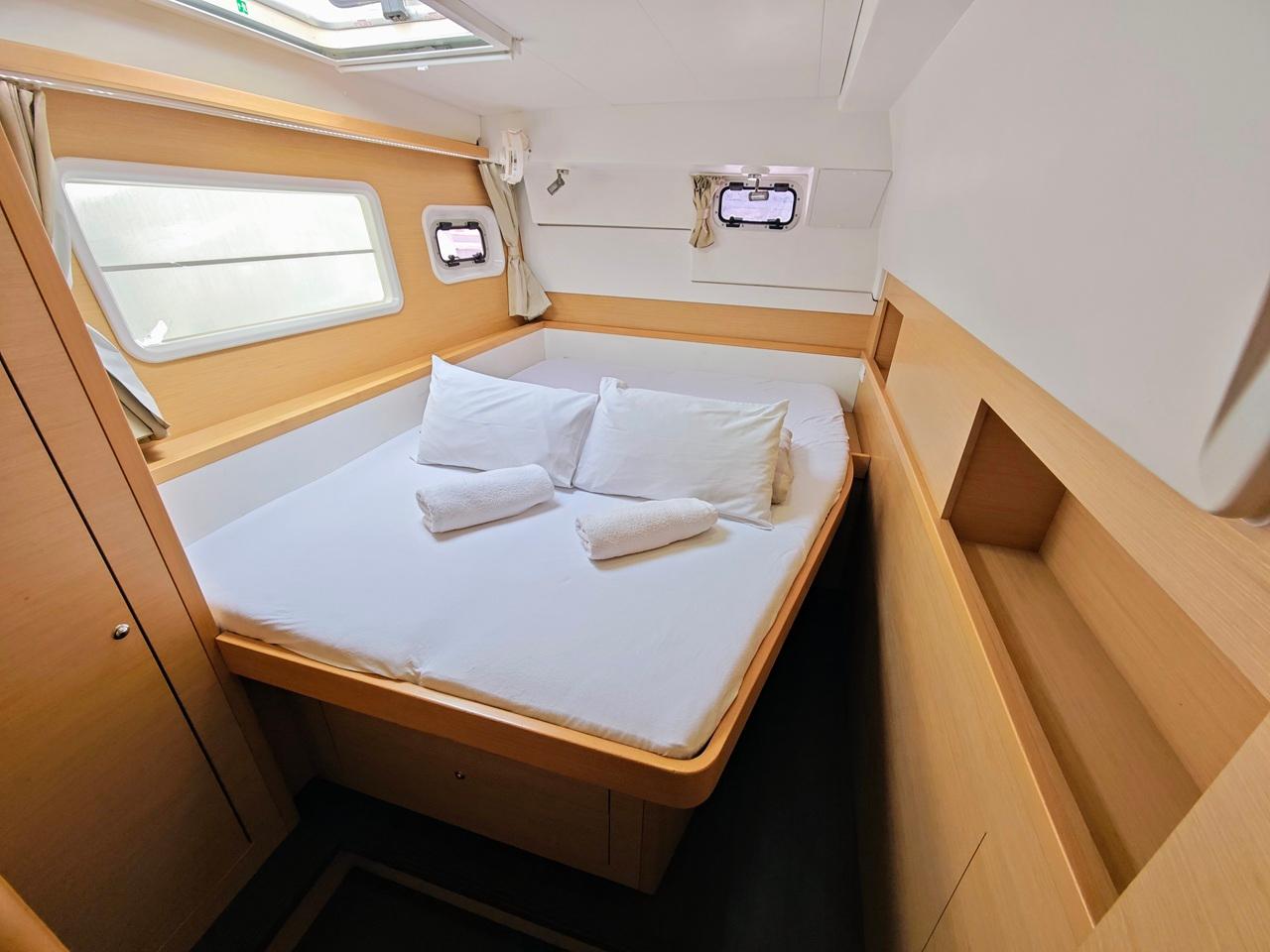 Lagoon 400 S2 - 4 + 2 cab., picture 15