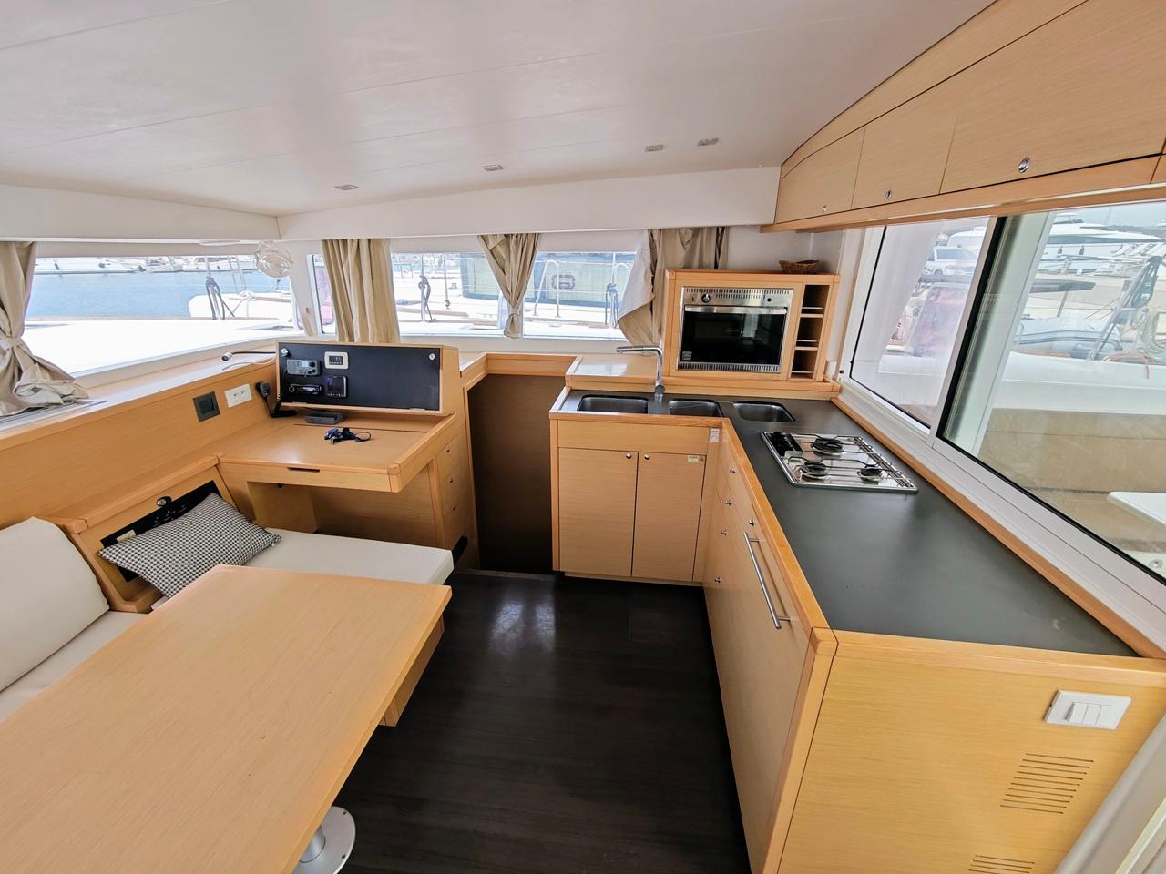 Lagoon 400 S2 - 4 + 2 cab., picture 12