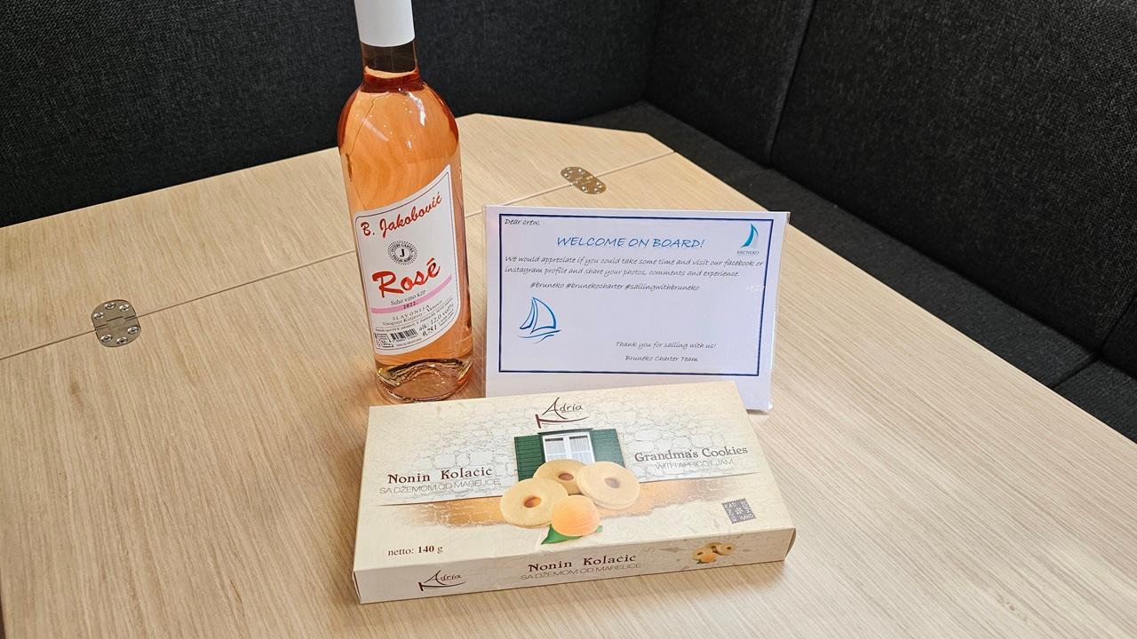 Bavaria C38, picture 21