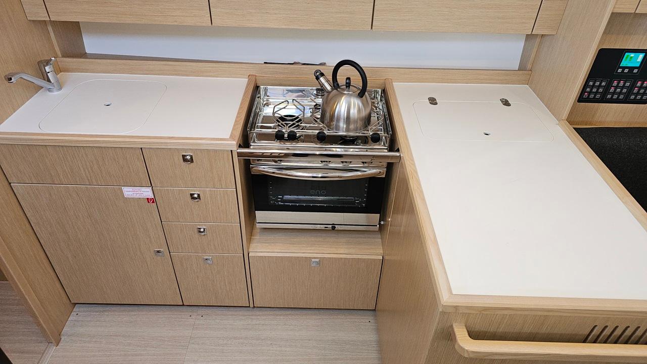 Bavaria C38, picture 22