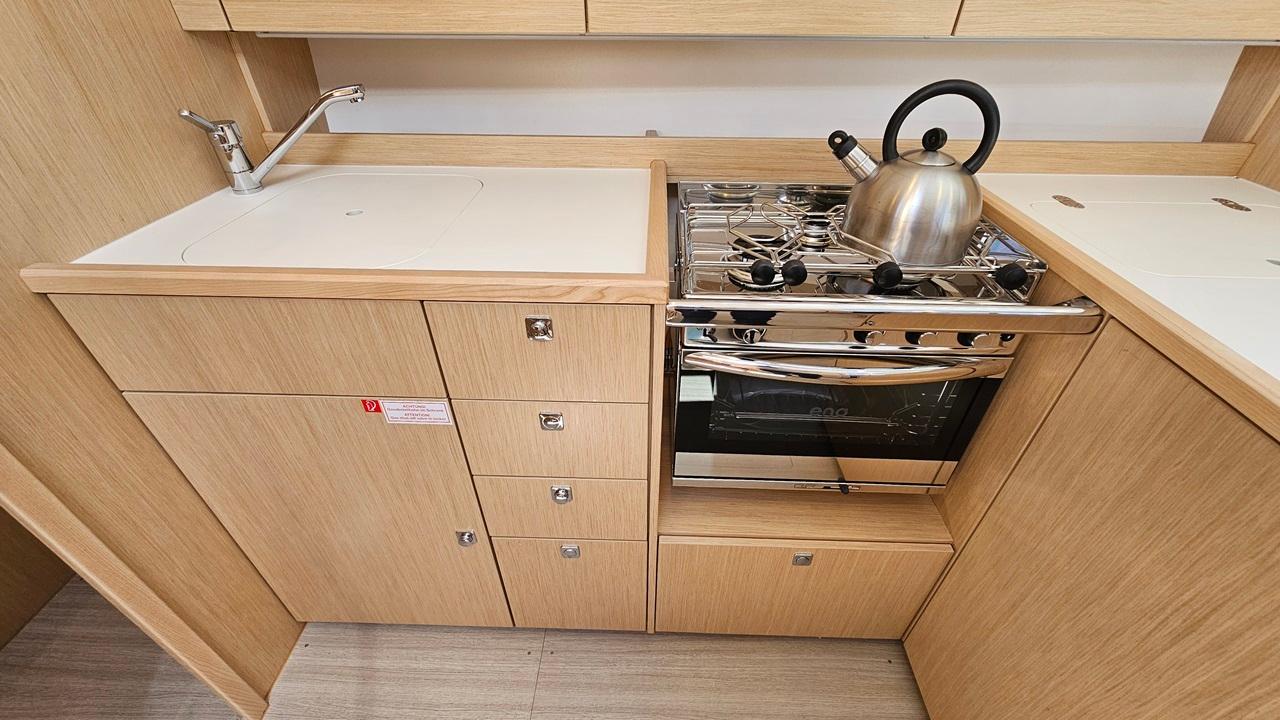 Bavaria C38, picture 23