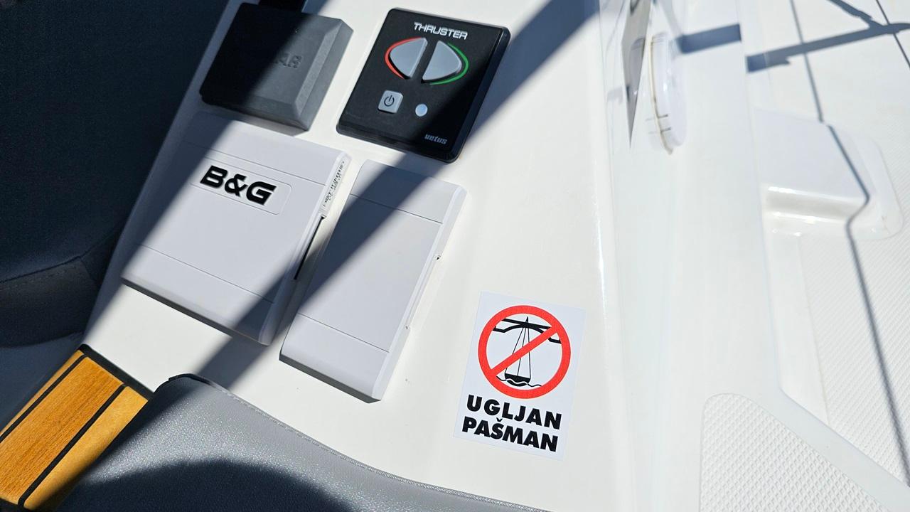 Bavaria C38, picture 10