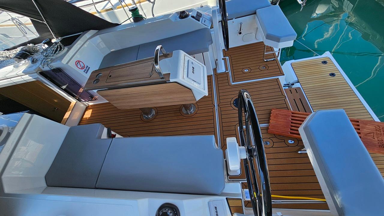 Bavaria C38, picture 7