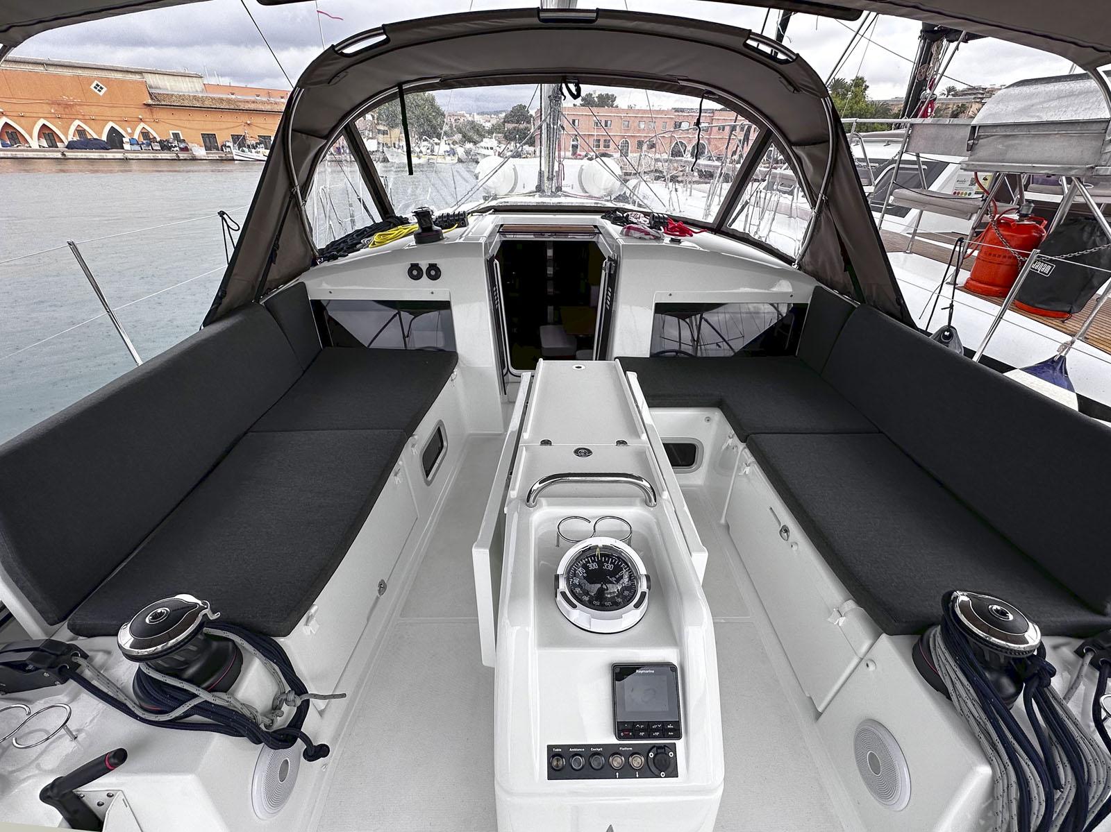 Sun Odyssey 440 - 4 cab., picture 6