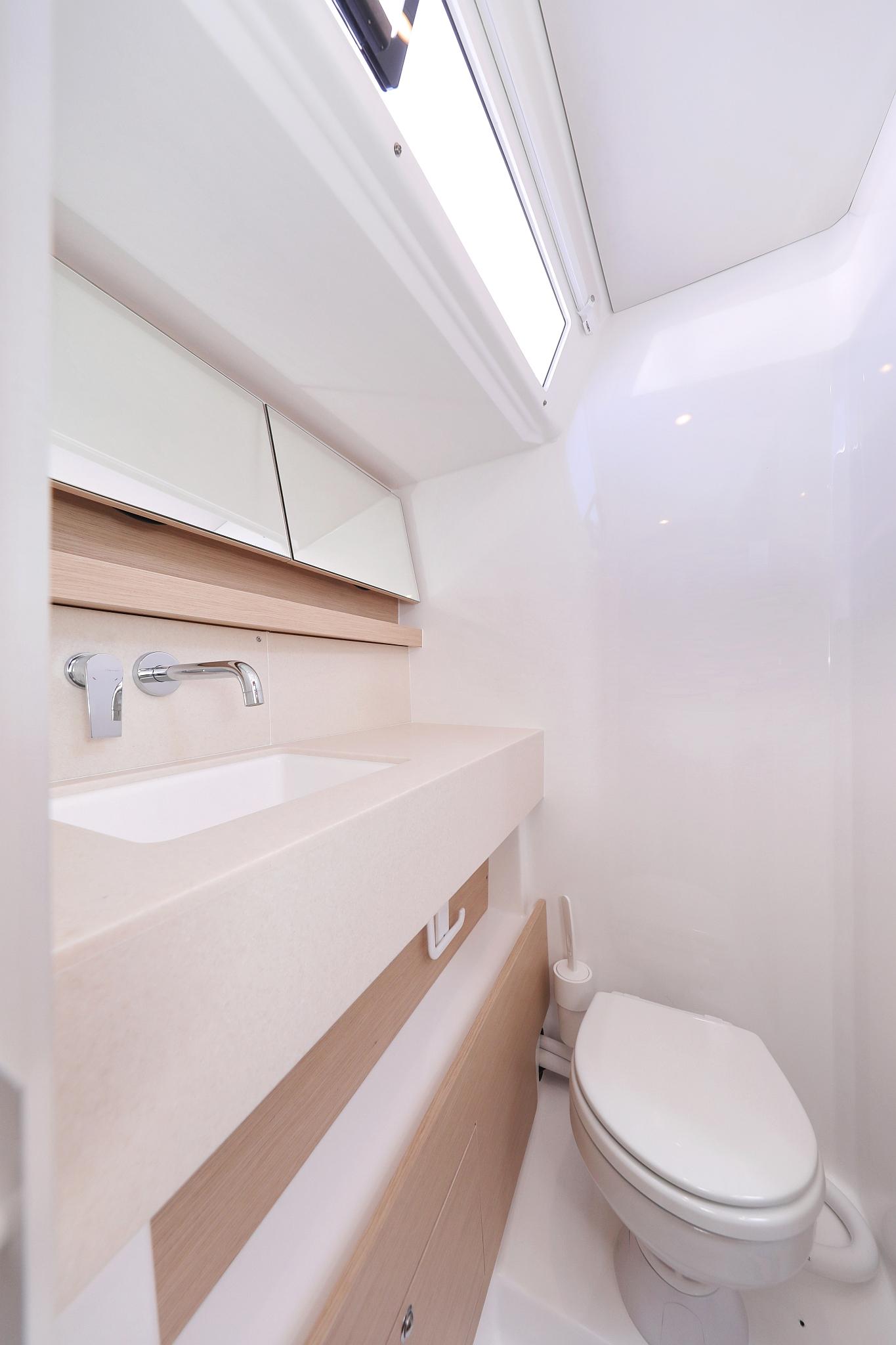 Dufour 470 - 5 cab., picture 39