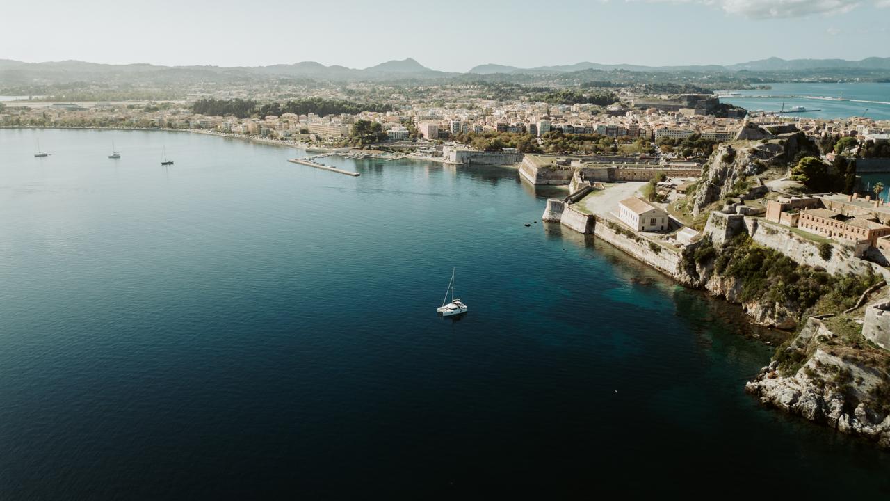 Lagoon 42 - 4 + 2 cab., picture 3